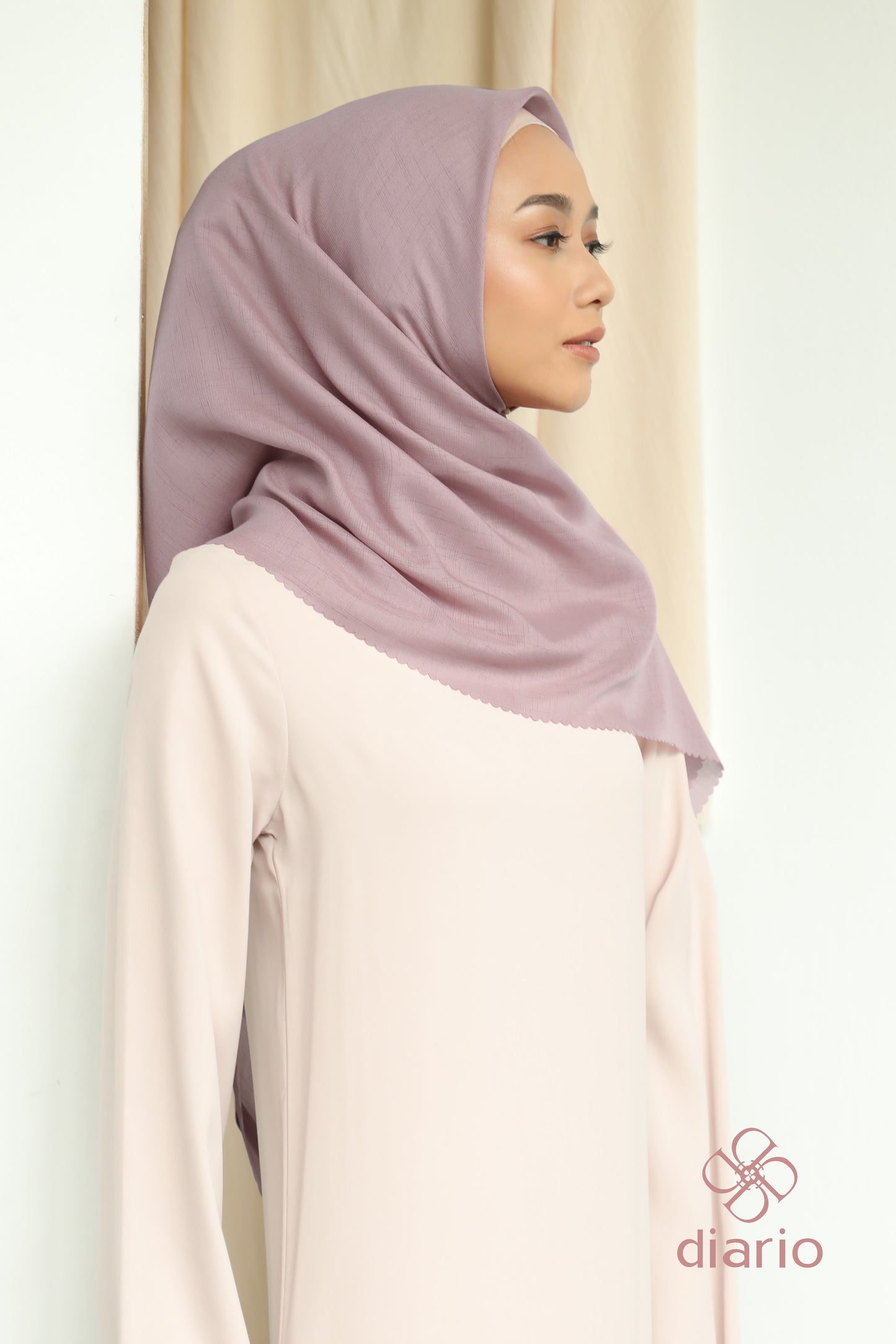 Diario - Kerudung Segi Empat Cendani Plain Scarf
