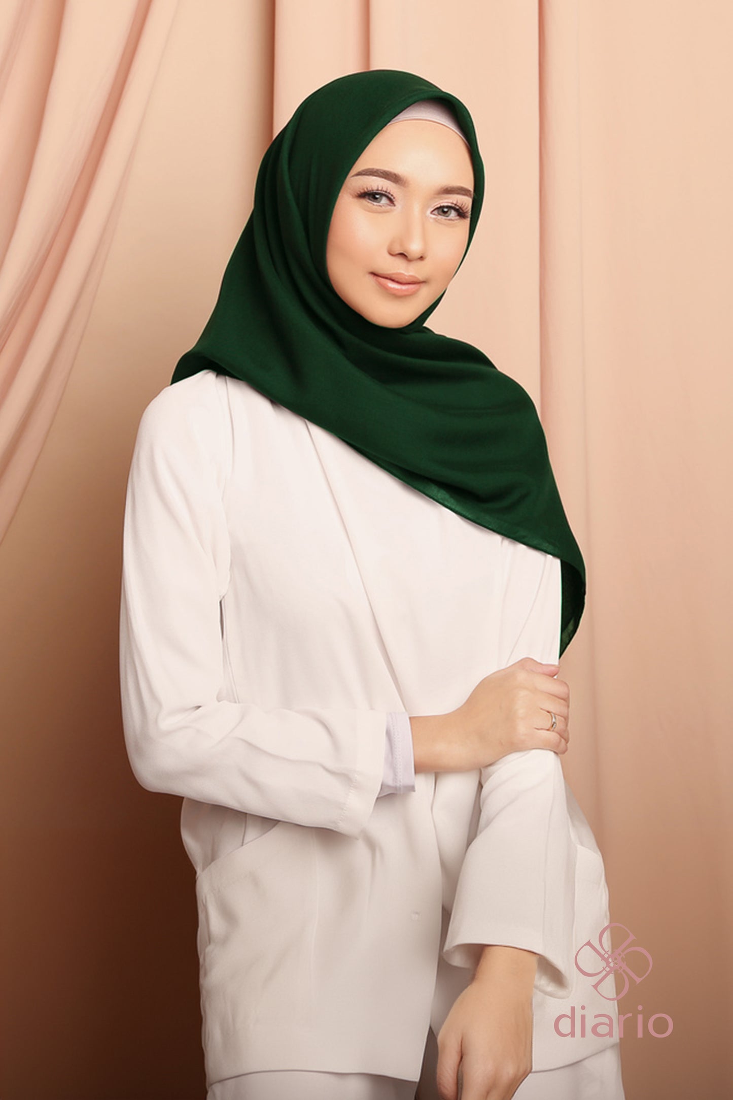 Diario - Kerudung Segi Empat Cendani Plain Scarf