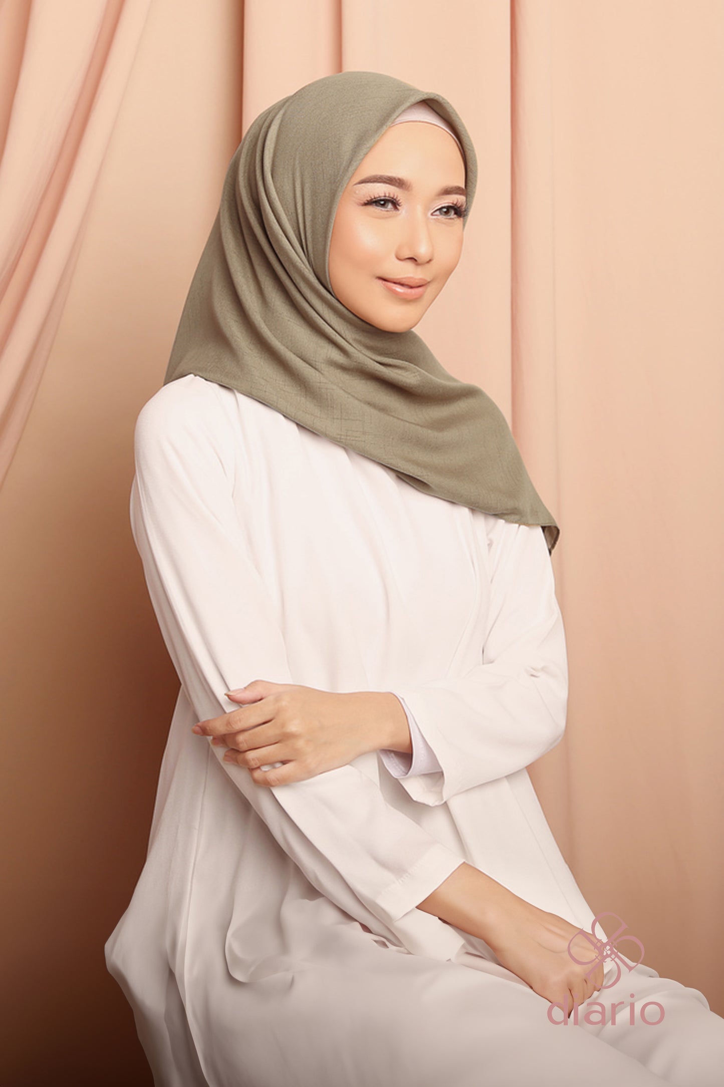 Diario - Kerudung Segi Empat Cendani Plain Scarf