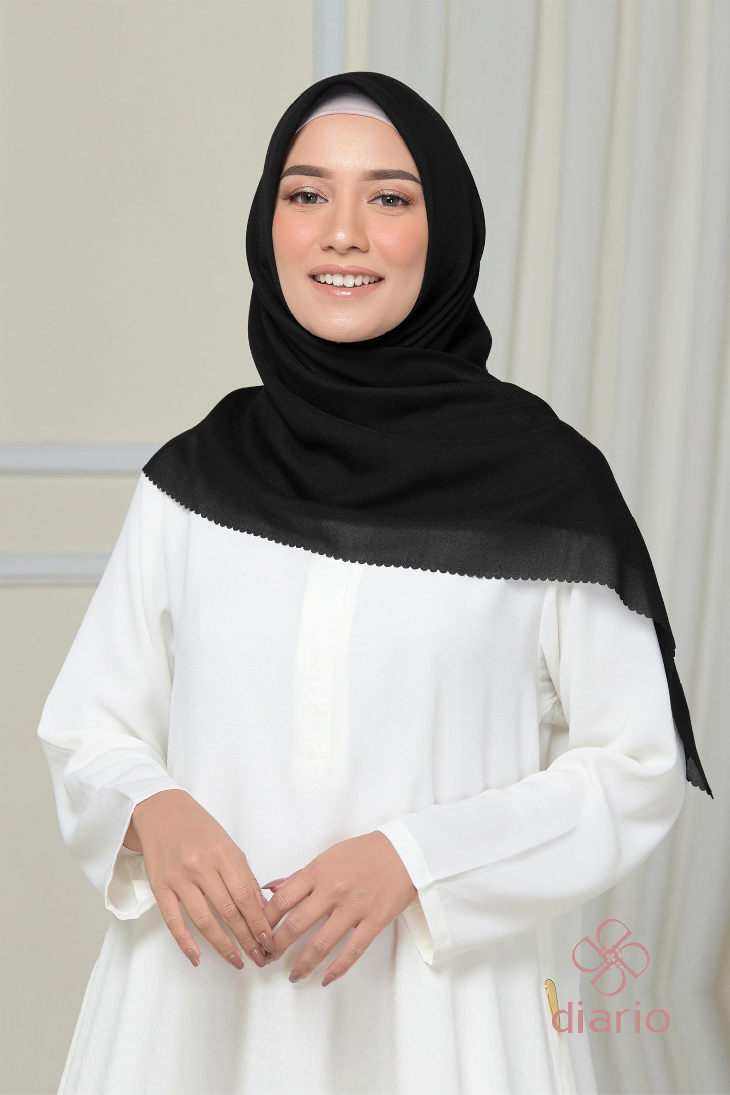 Diario - Kerudung Segi Empat Chevron Plain Scarf