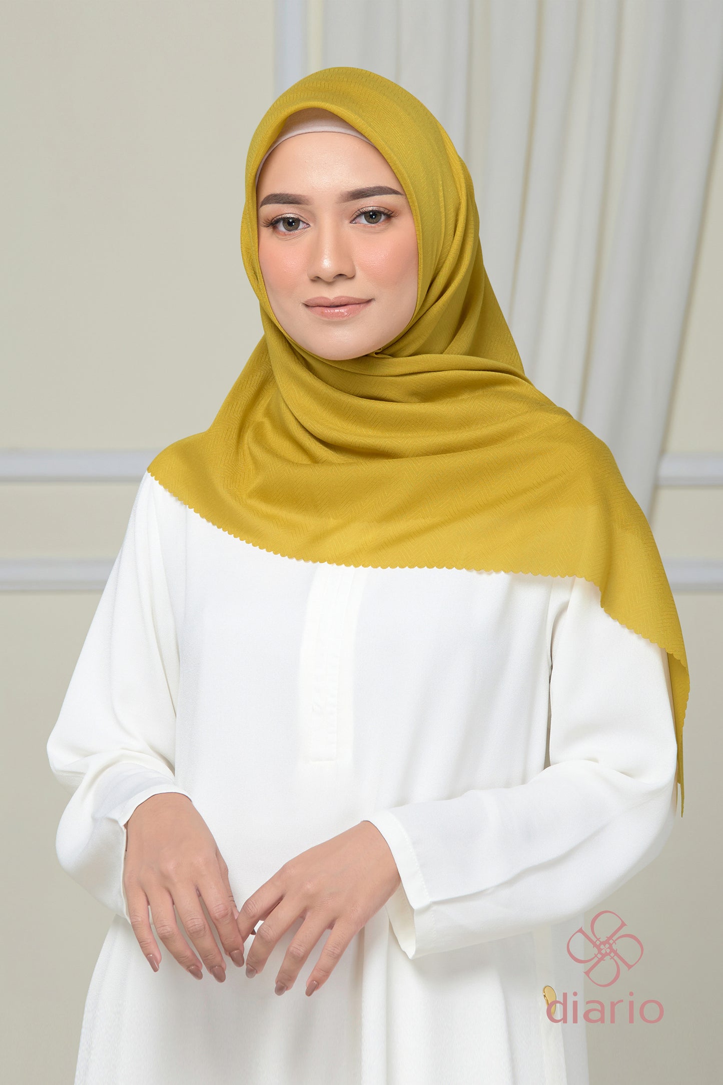 Diario - Kerudung Segi Empat Chevron Plain Scarf