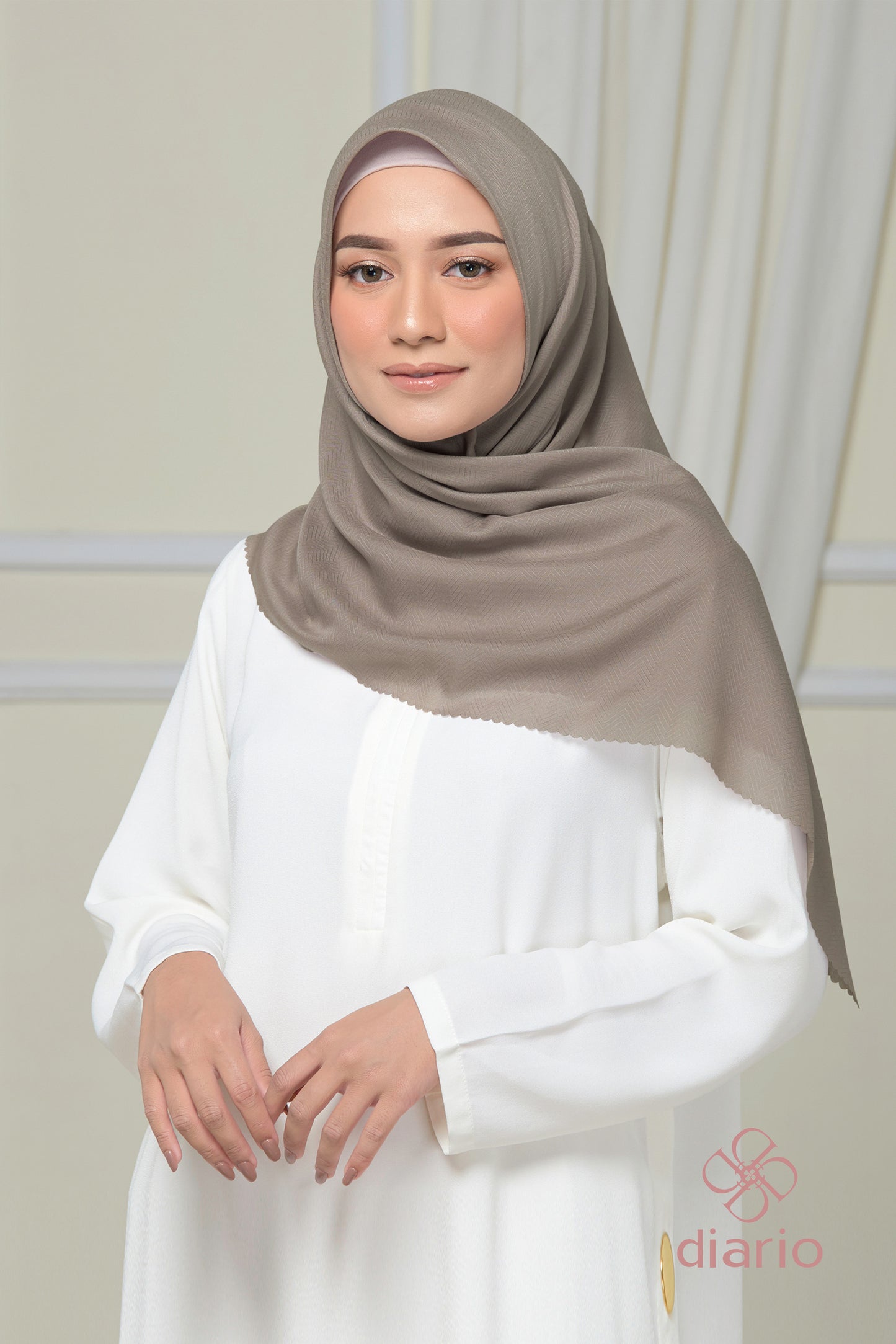 Diario - Kerudung Segi Empat Chevron Plain Scarf