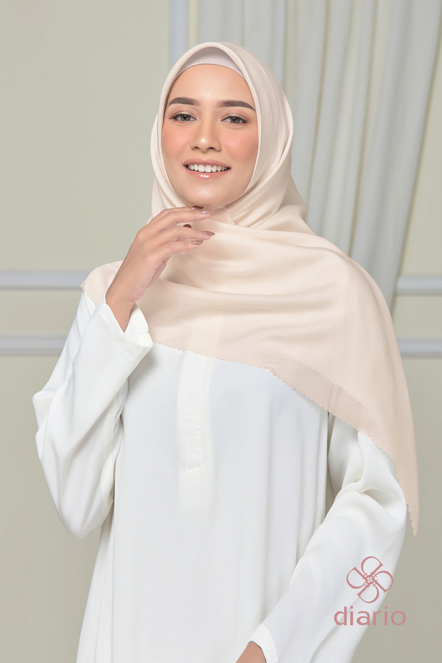 Diario - Kerudung Segi Empat Chevron Plain Scarf