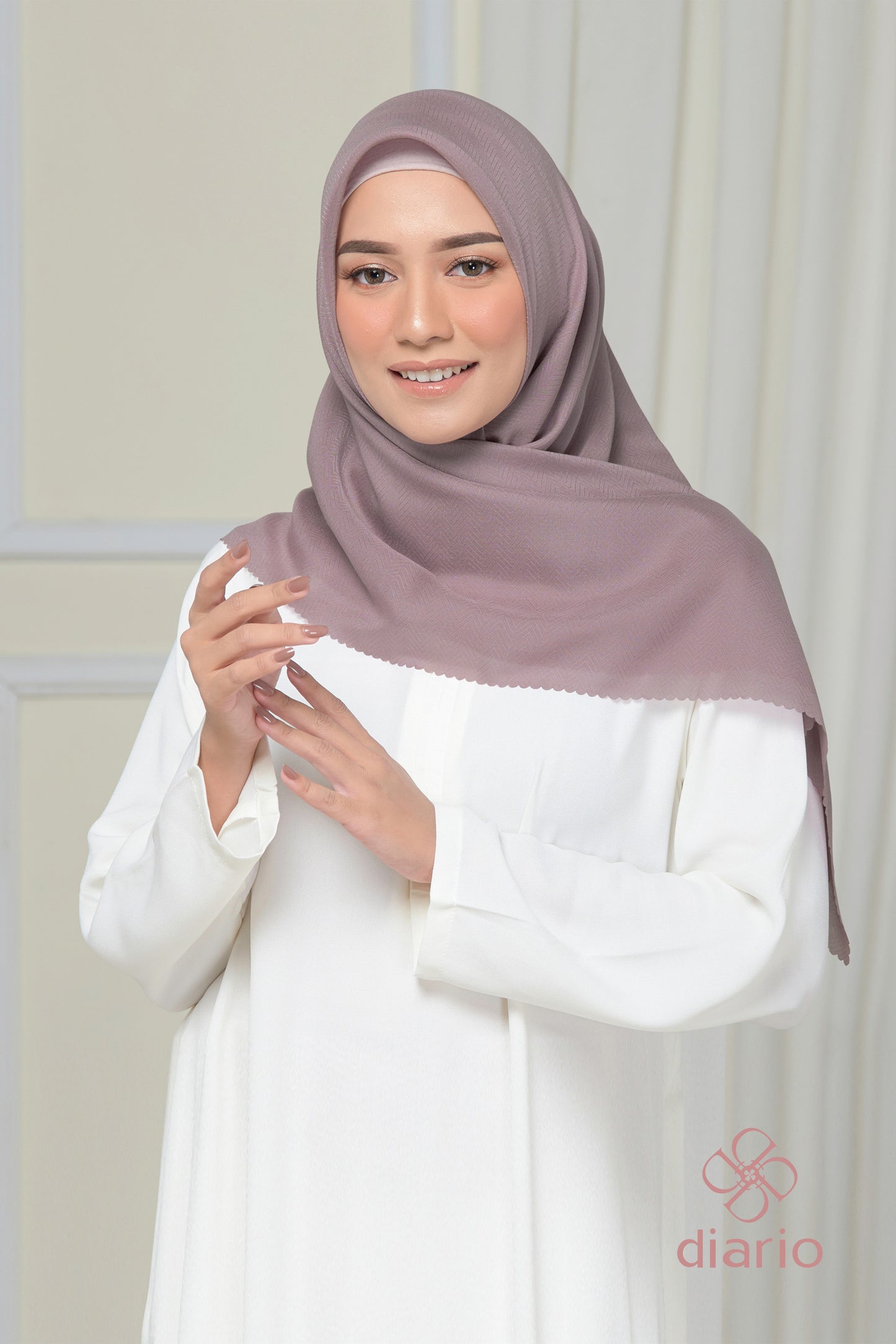Diario - Kerudung Segi Empat Chevron Plain Scarf