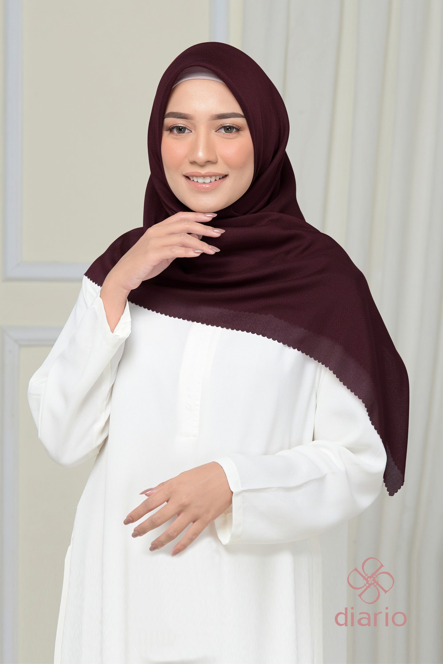 Diario - Kerudung Segi Empat Chevron Plain Scarf