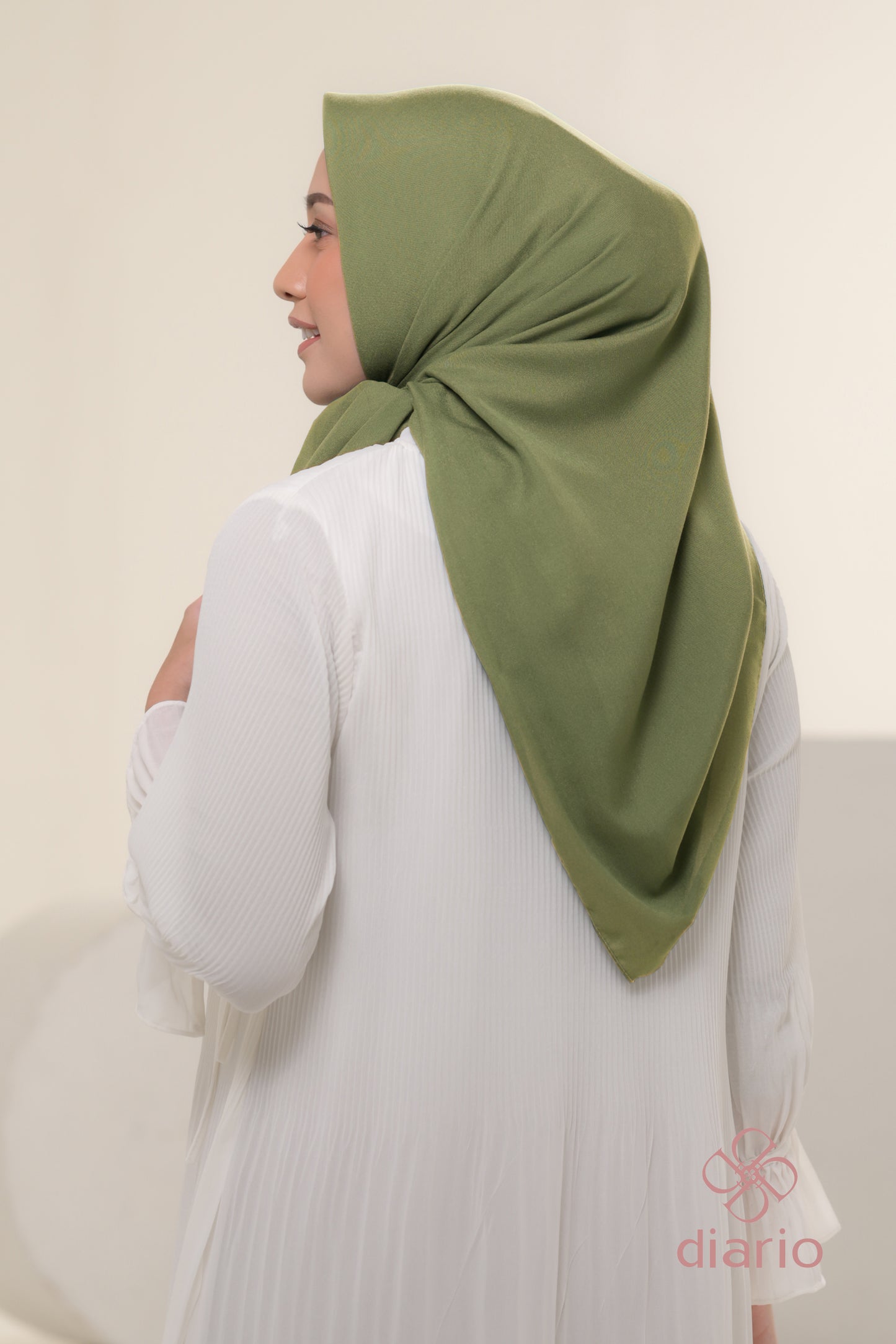 Diario - Kerudung Segi Empat Ultrafine Plain Scarf Voal Green Series
