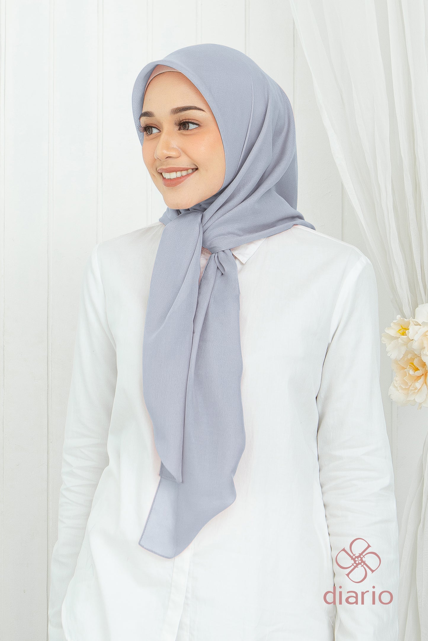 Diario - Kerudung Segi Empat Ultrafine Plain Scarf Grey Series