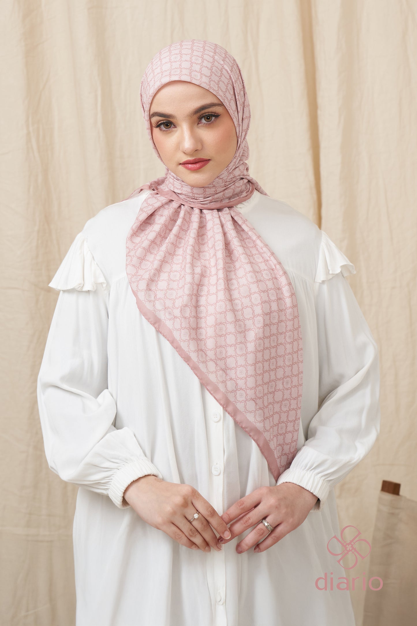 Diario - Ultrafine Ivana Scarf Kerudung Segi Empat