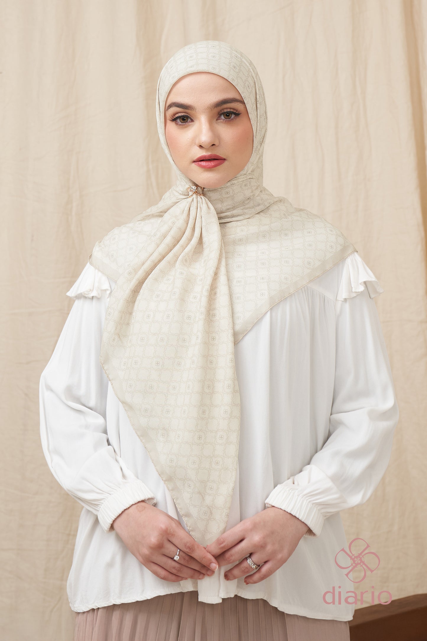 Diario - Ultrafine Ivana Scarf Kerudung Segi Empat