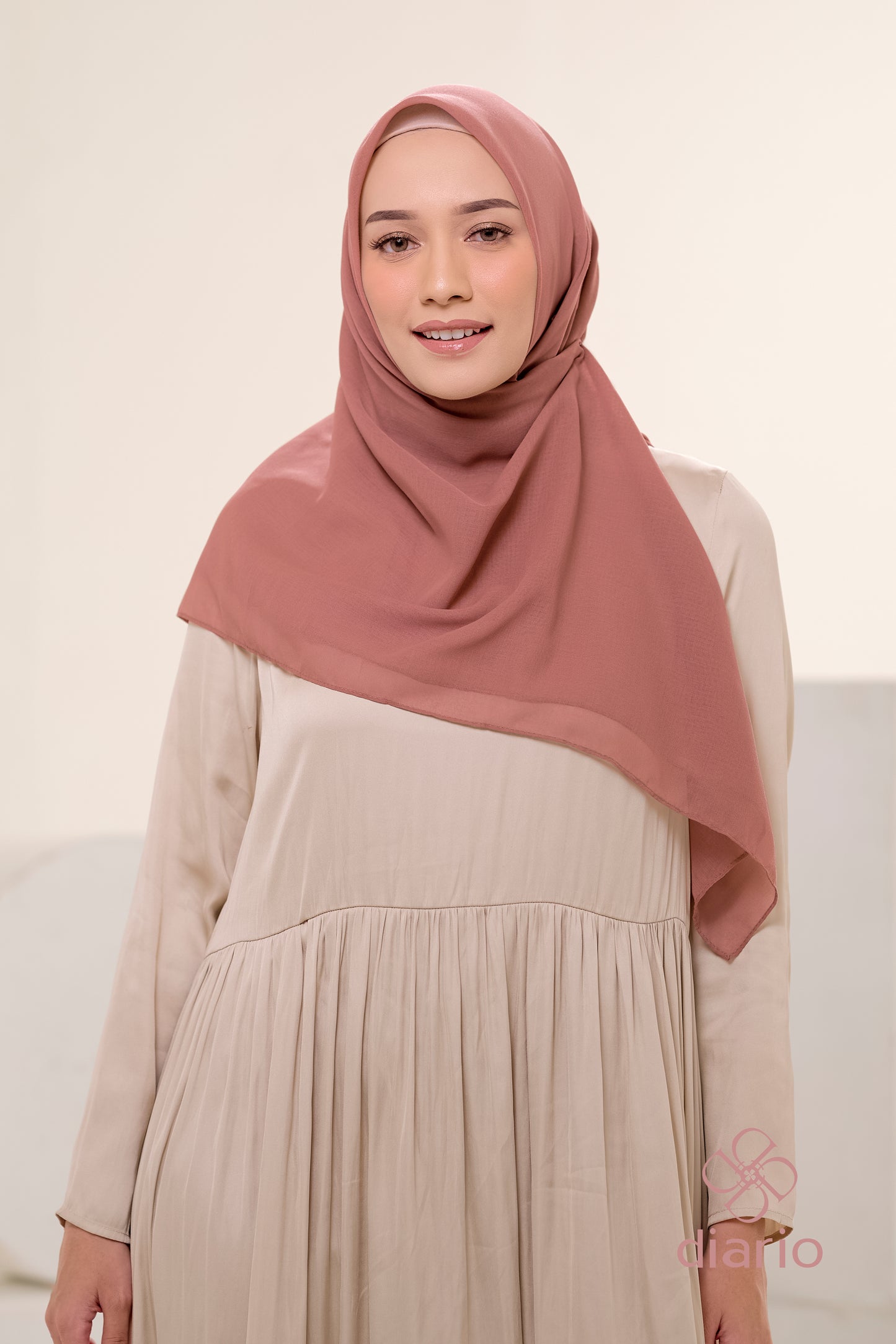 Diario - Kerudung Segi Empat Ultrafine Plain Scarf Voal Orange Series