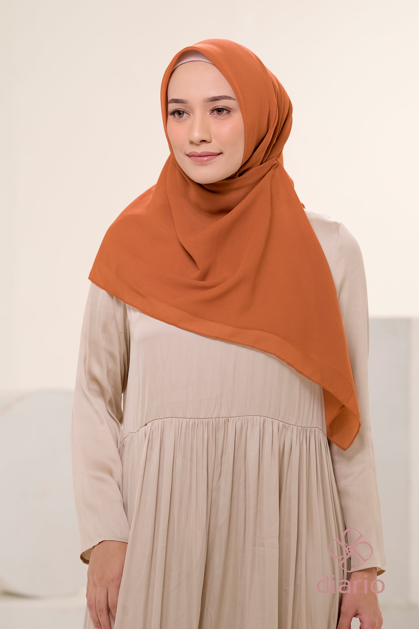 Diario - Kerudung Segi Empat Ultrafine Plain Scarf Voal Orange Series