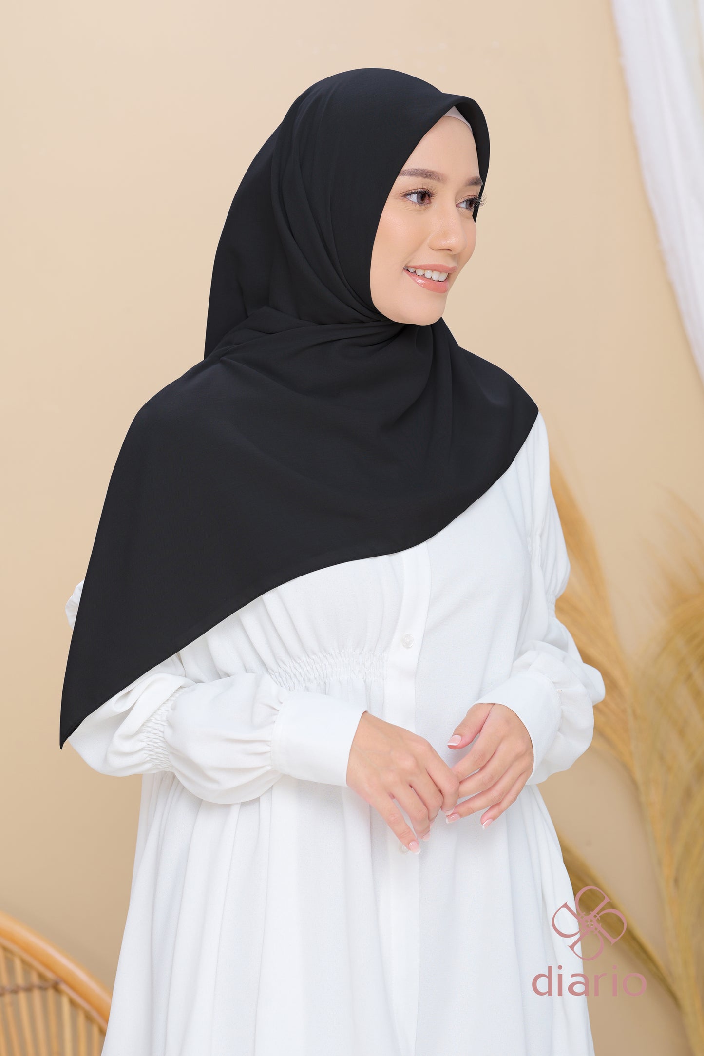Diario - Kerudung Segi Empat Paris Premium Plain Scarf