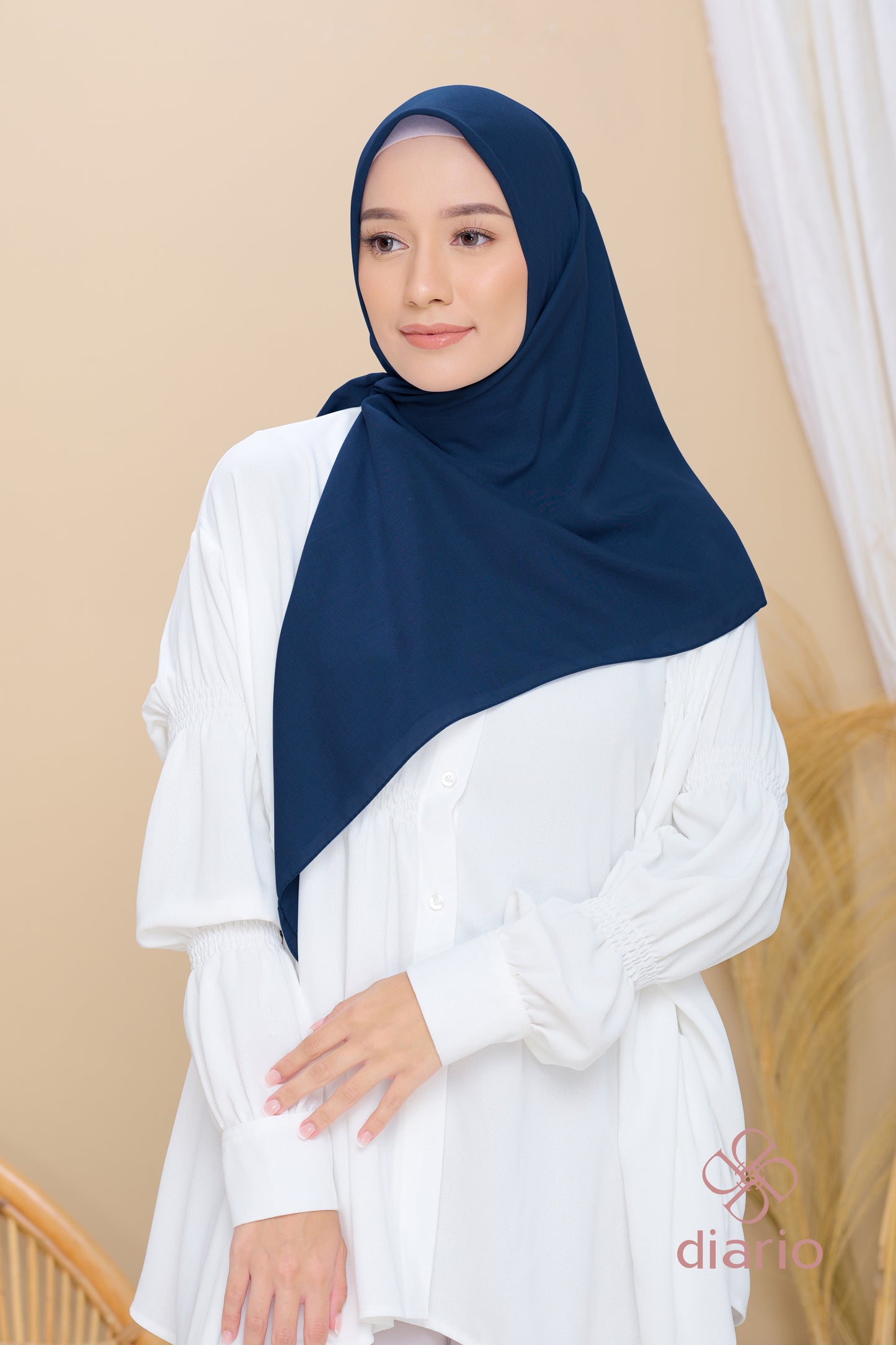 Diario - Kerudung Segi Empat Paris Premium Plain Scarf
