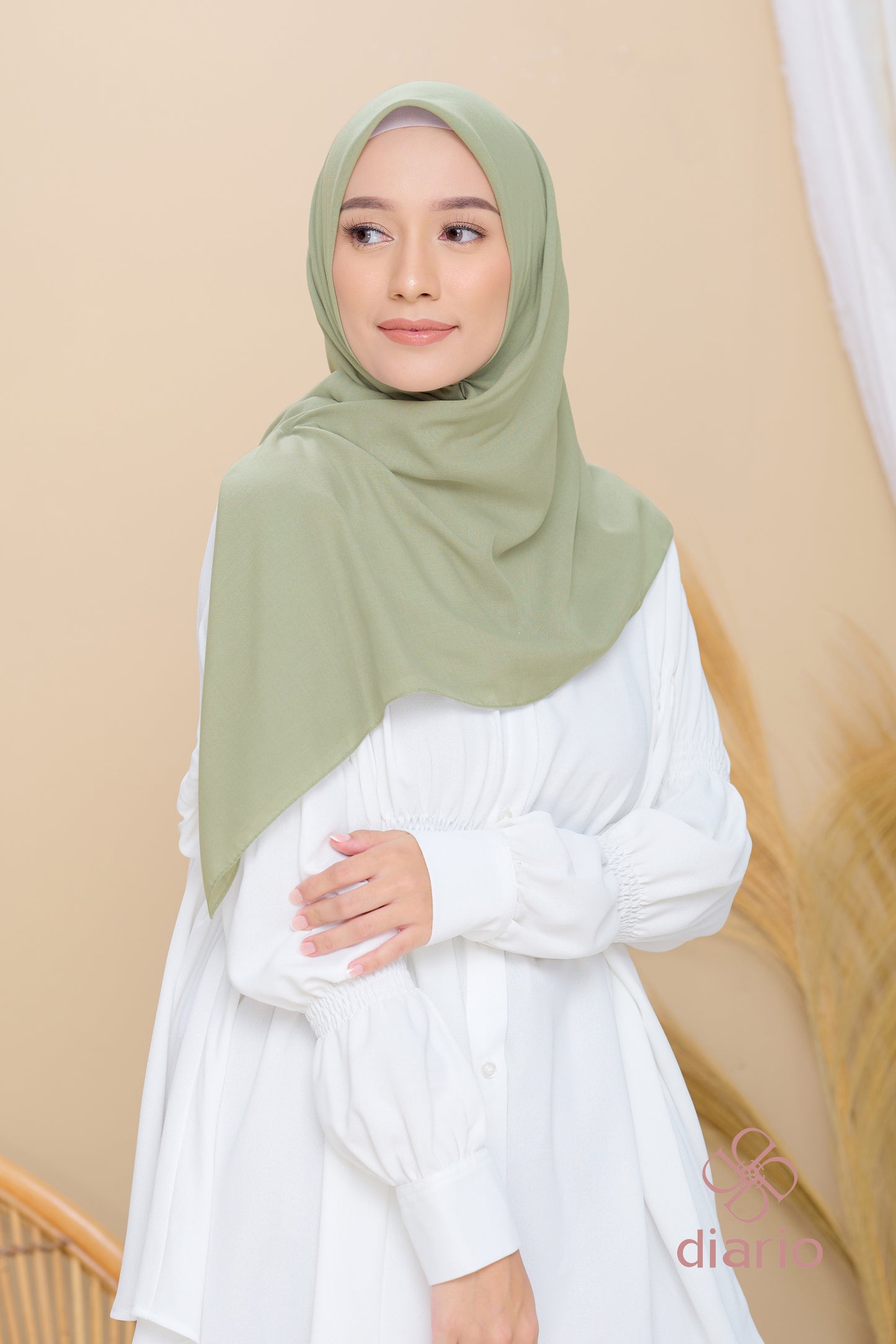 Diario - Kerudung Segi Empat Paris Premium Plain Scarf