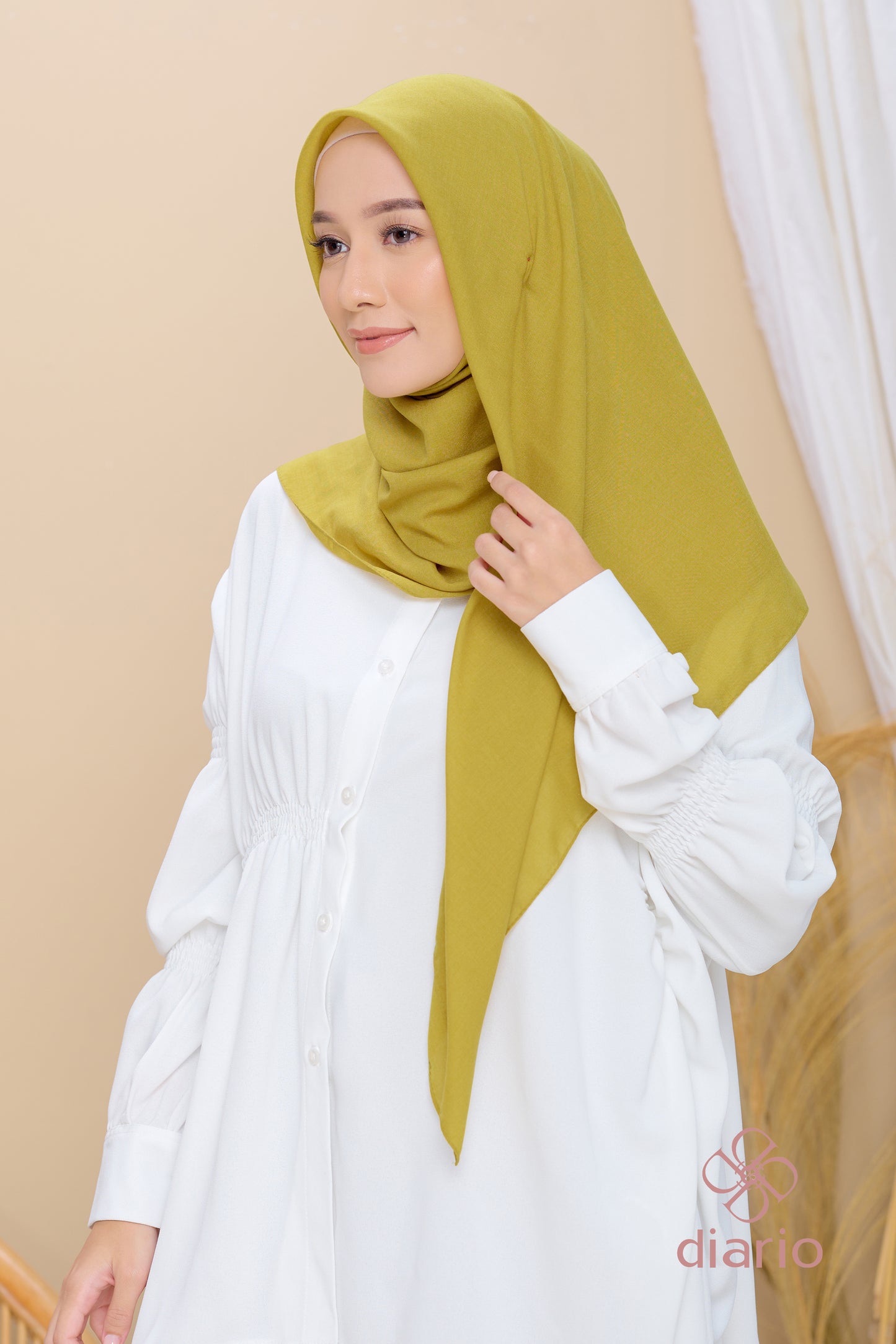 Diario - Kerudung Segi Empat Paris Premium Plain Scarf