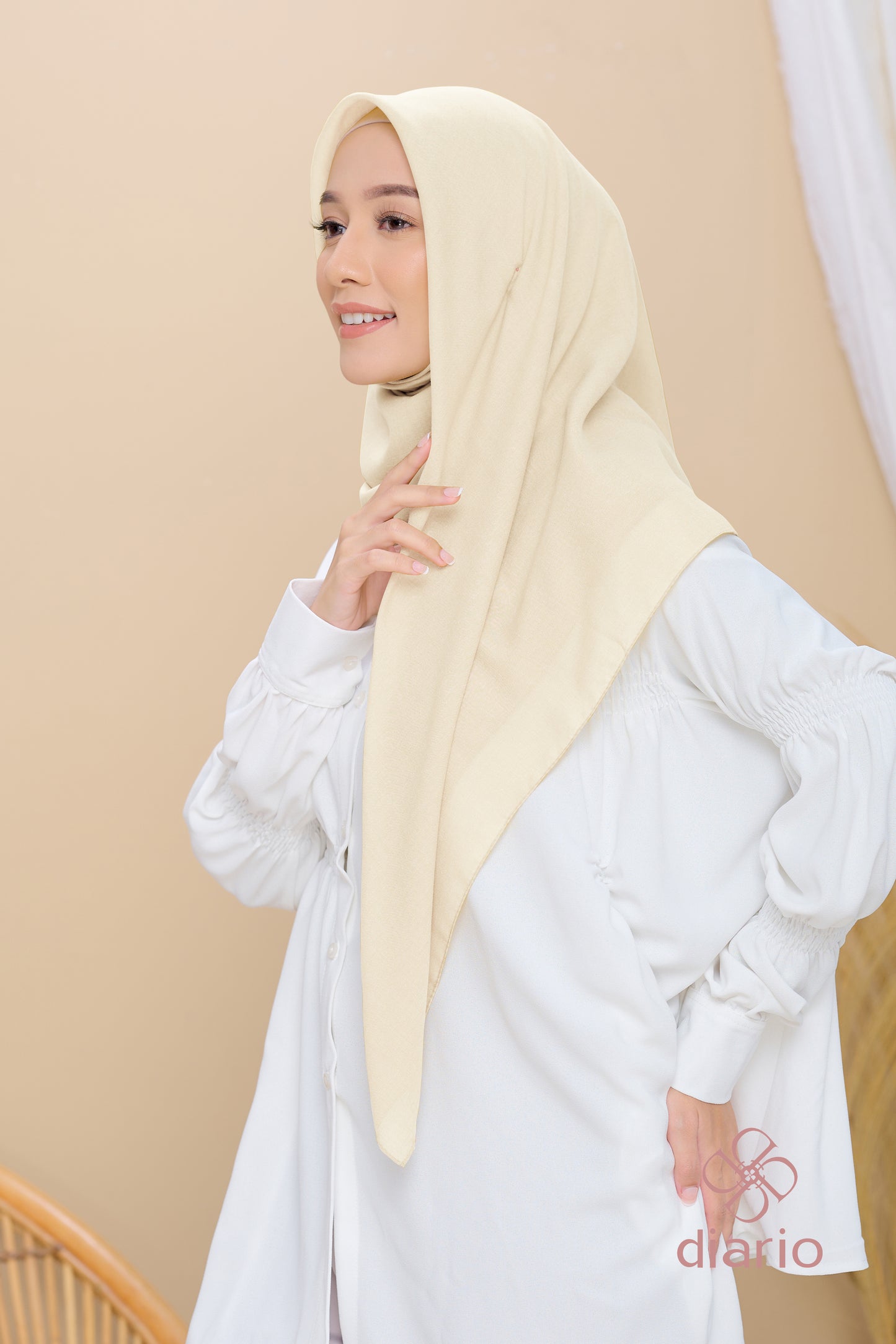Diario - Kerudung Segi Empat Paris Premium Plain Scarf