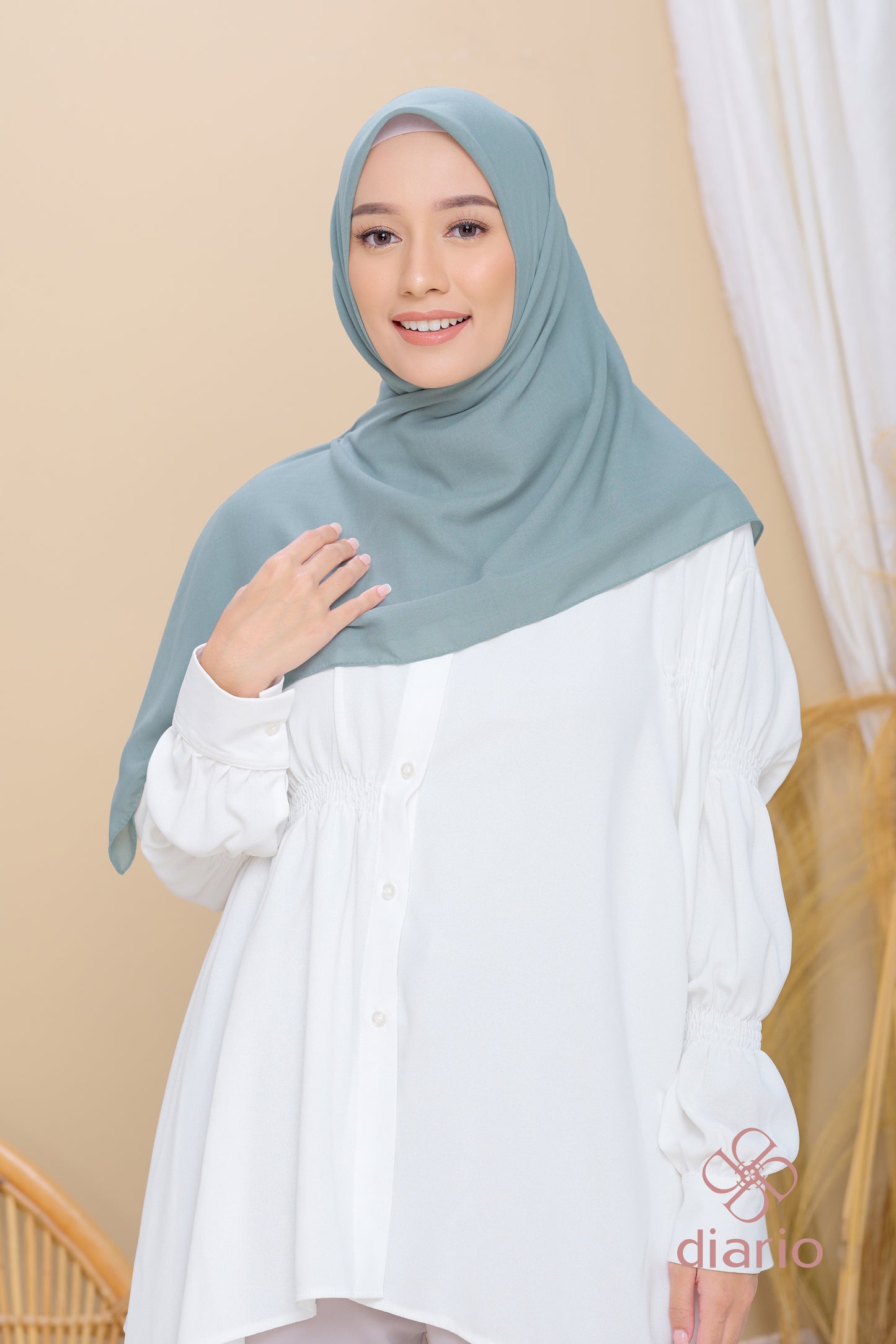 Diario - Kerudung Segi Empat Paris Premium Plain Scarf