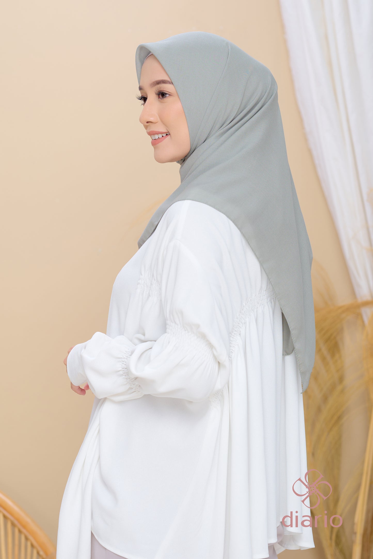 Diario - Kerudung Segi Empat Paris Premium Plain Scarf