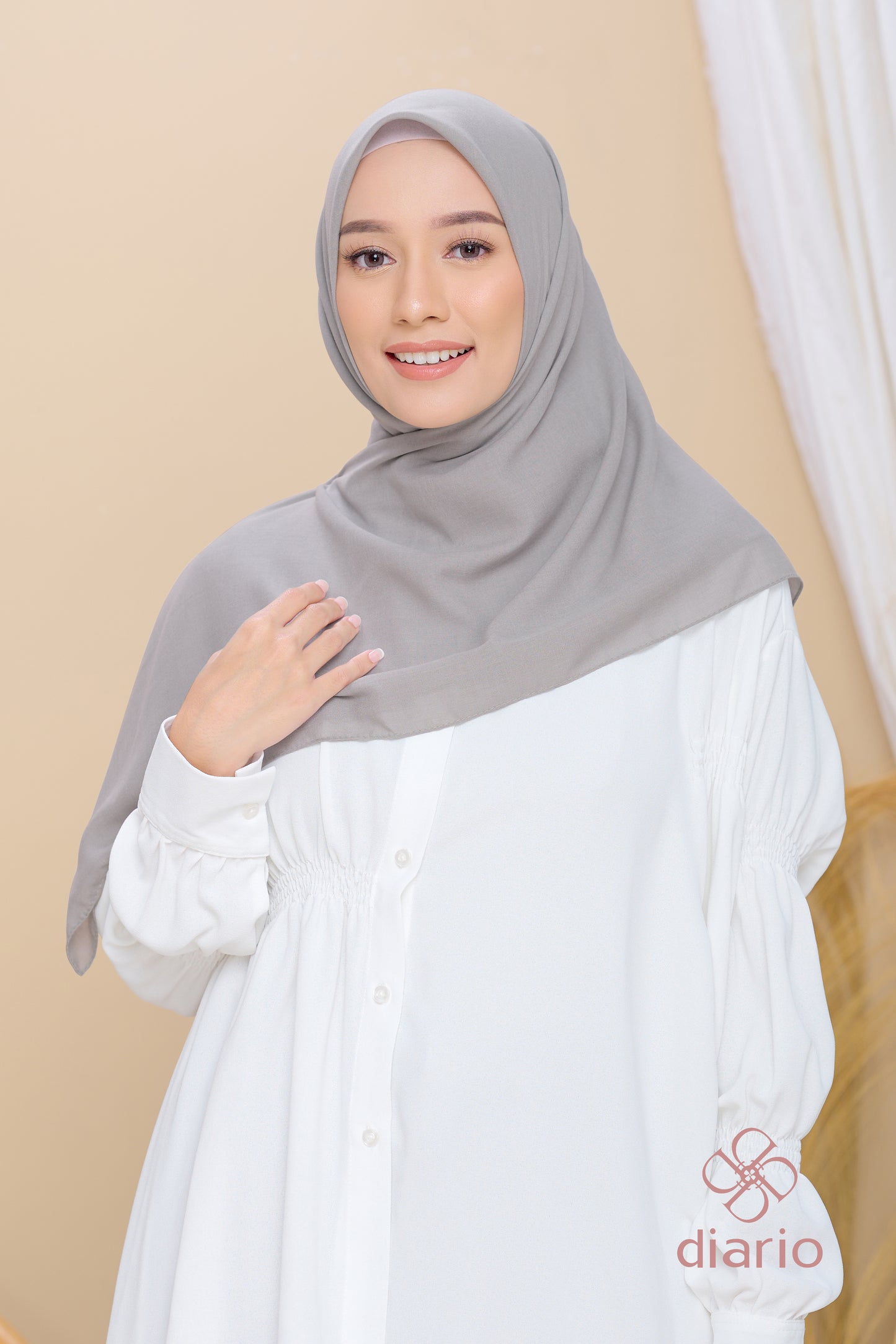 Diario - Kerudung Segi Empat Paris Premium Plain Scarf