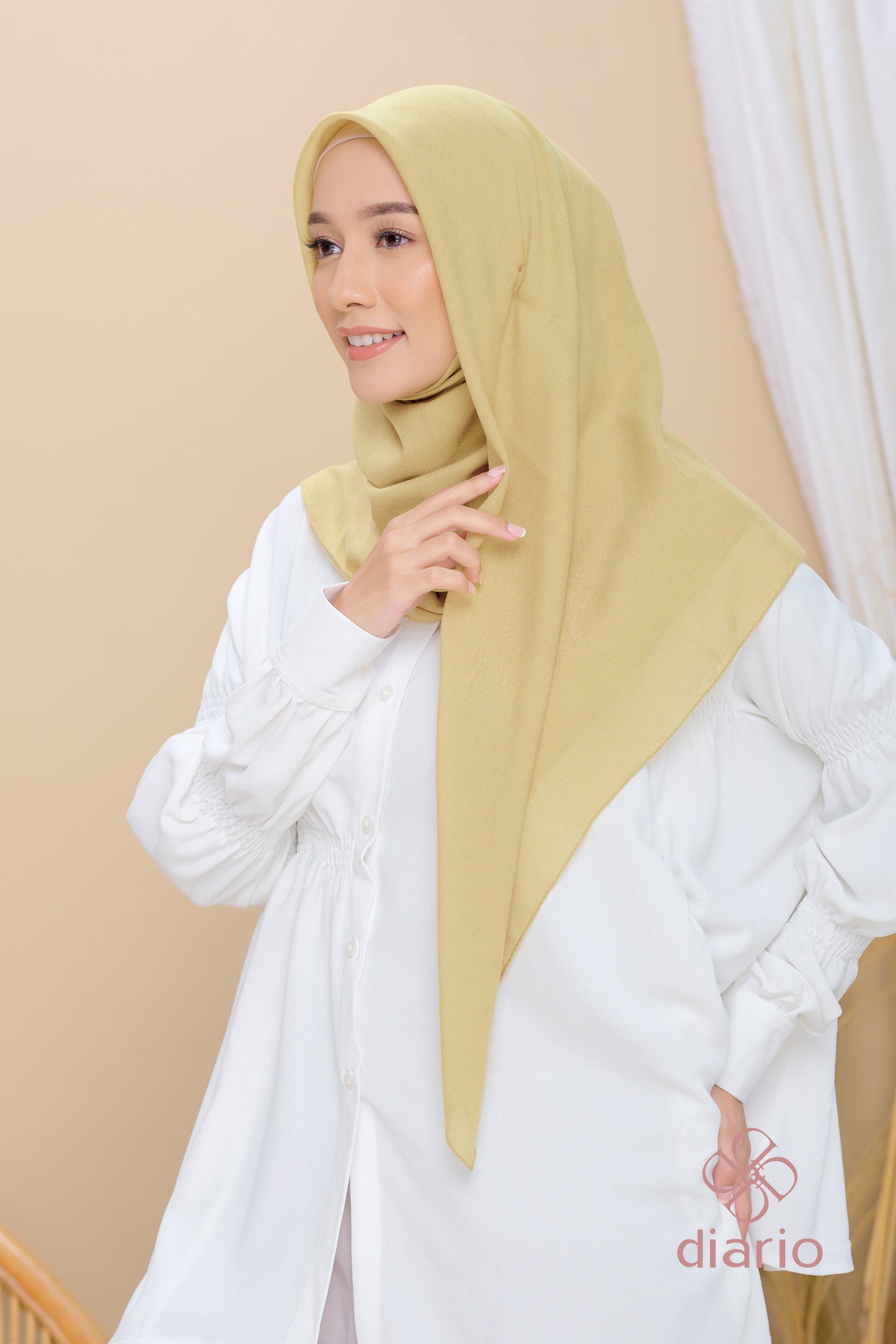 Diario - Kerudung Segi Empat Paris Premium Plain Scarf