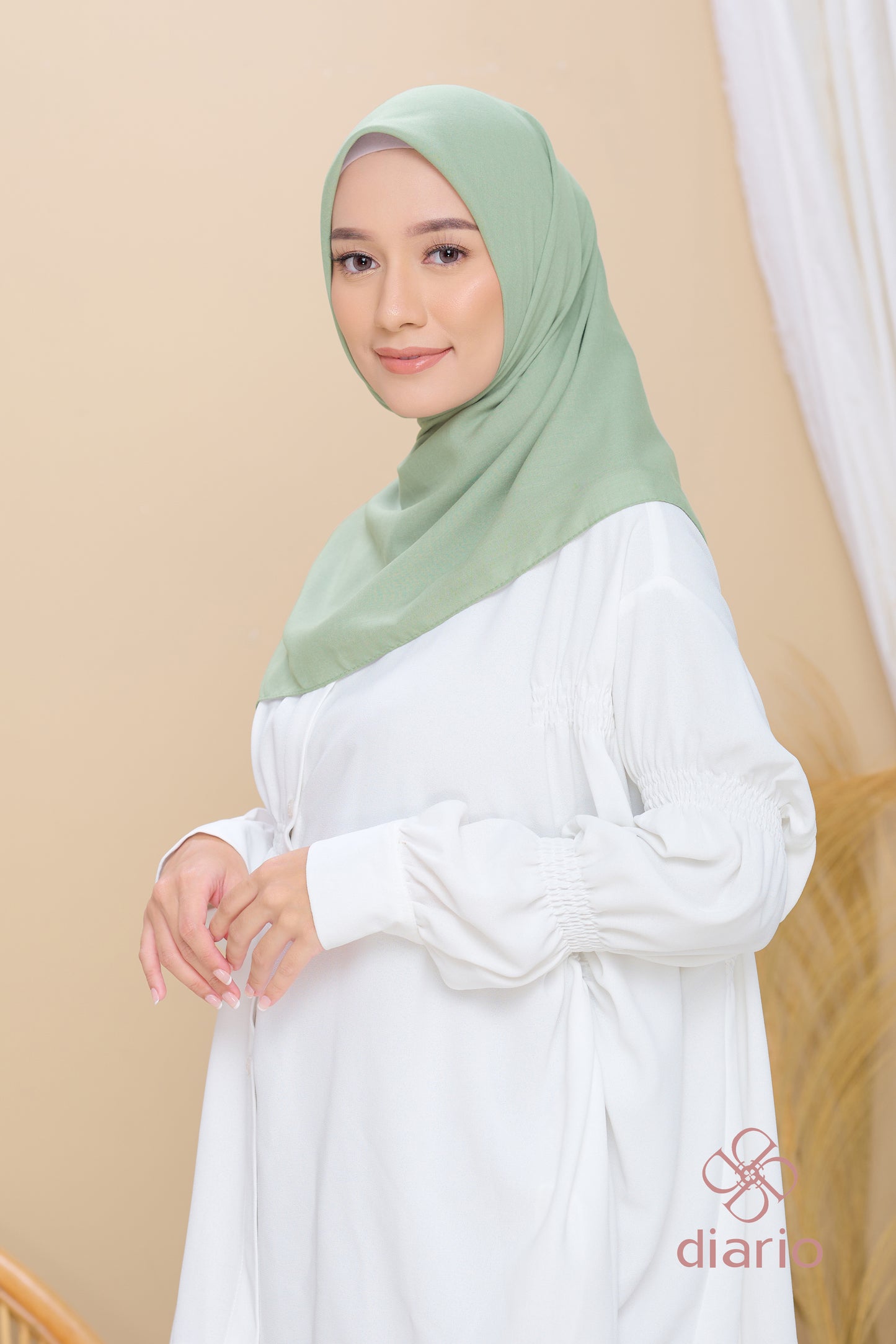 Diario - Kerudung Segi Empat Paris Premium Plain Scarf