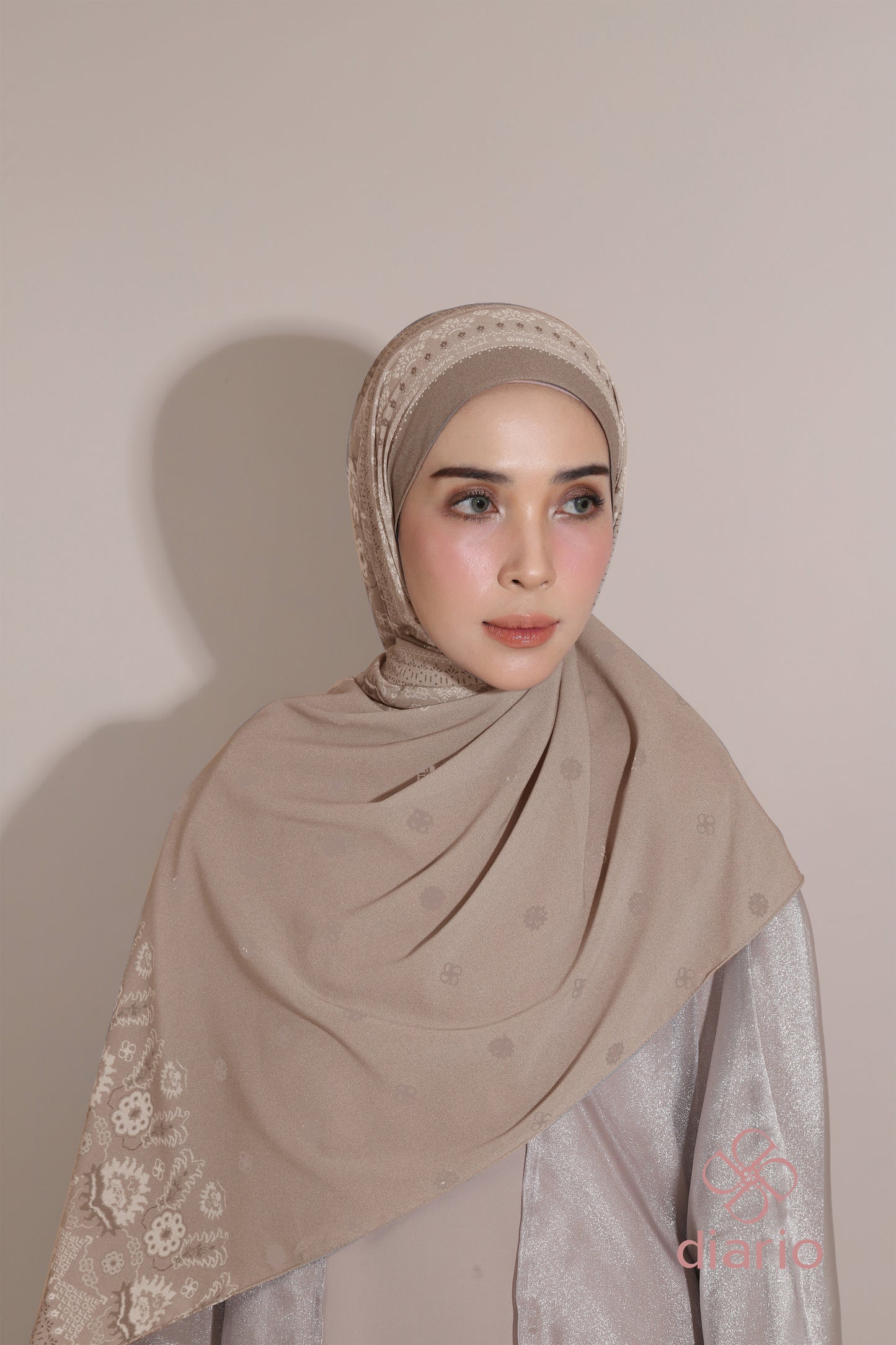 Diario x Hamidah - Pashmina Premium Mouna Series