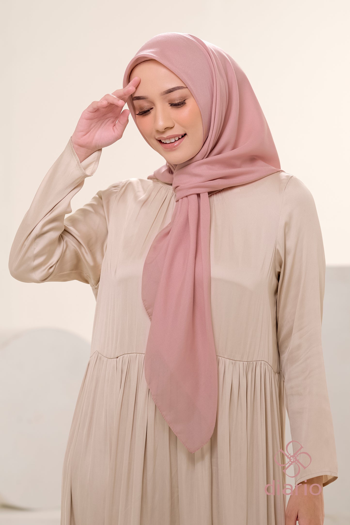 Diario - Kerudung Segi Empat Ultrafine Plain Scarf Voal Pink Series