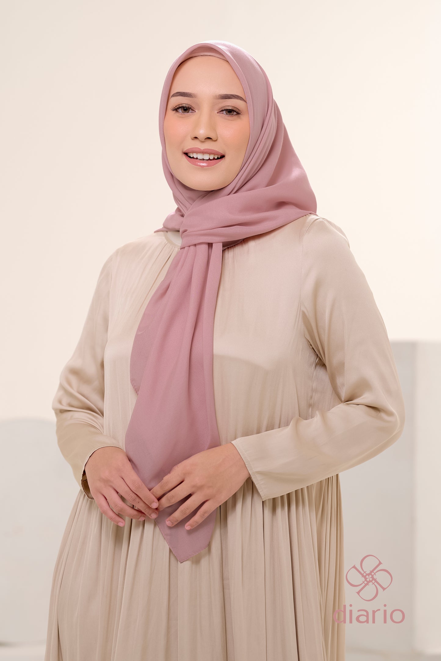 Diario - Kerudung Segi Empat Ultrafine Plain Scarf Voal Pink Series