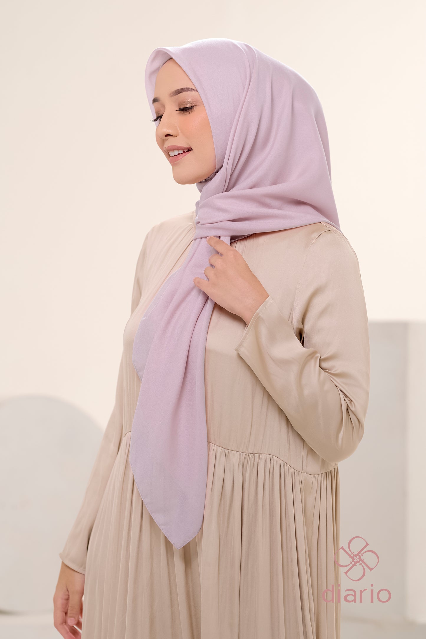 Diario - Kerudung Segi Empat Ultrafine Plain Scarf Voal Pink Series
