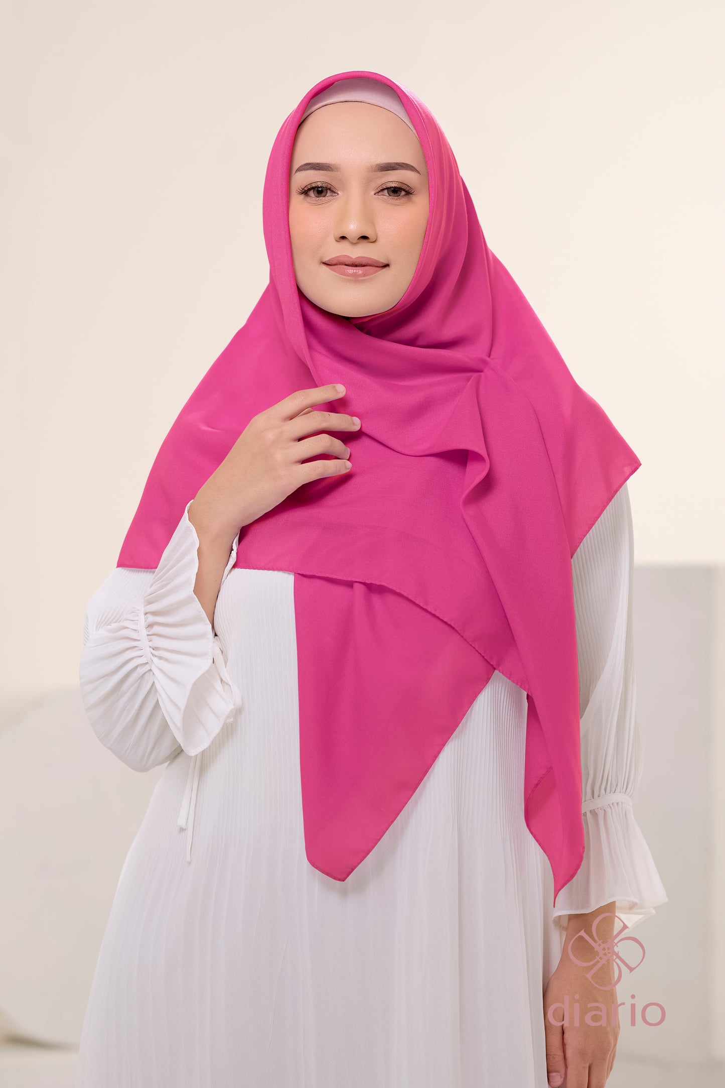 Diario - Kerudung Segi Empat Ultrafine Plain Scarf Voal Pink Series