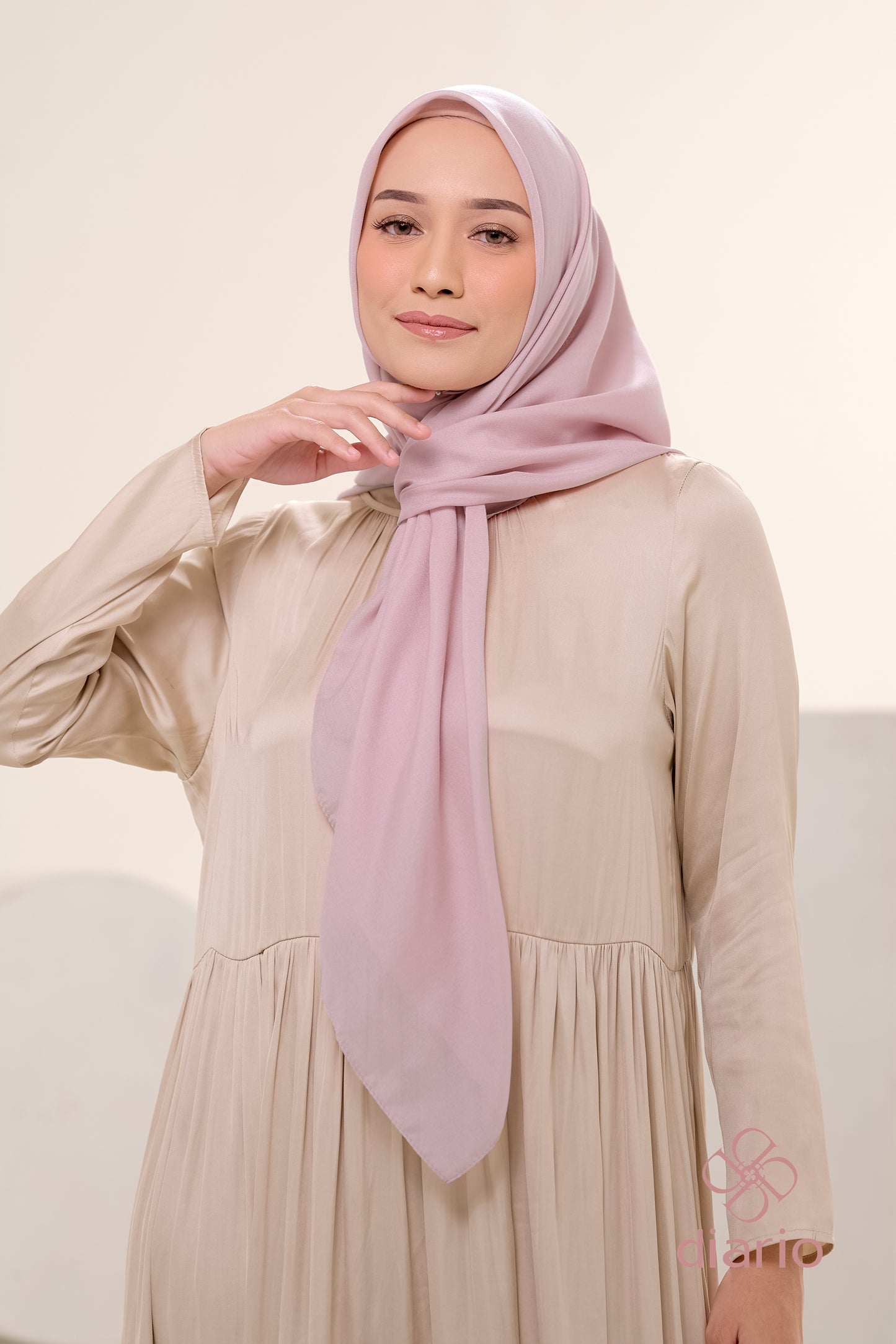 Diario - Kerudung Segi Empat Ultrafine Plain Scarf Voal Pink Series