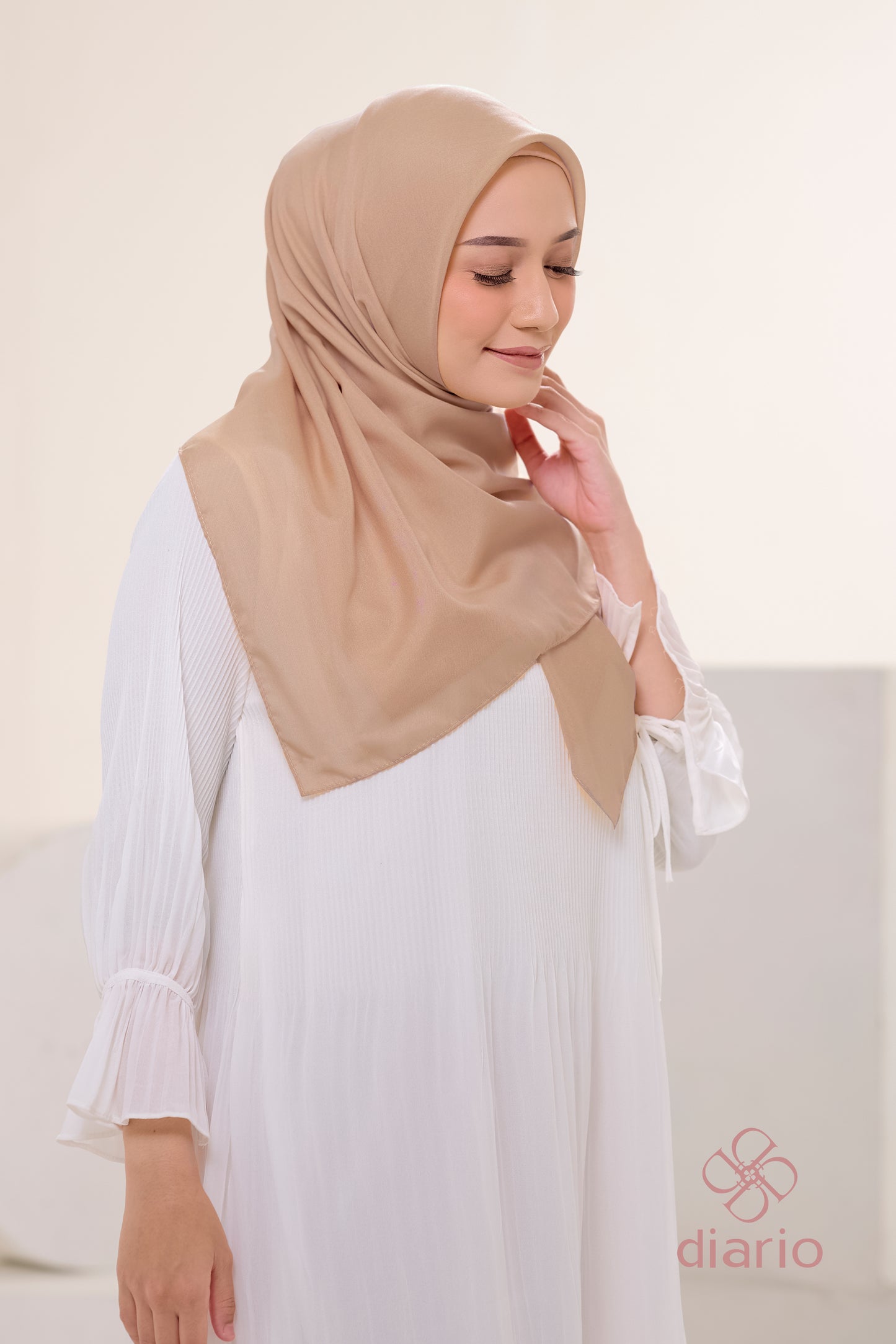 Diario - Kerudung Segi Empat Ultrafine Plain Scarf Voal Nude Series