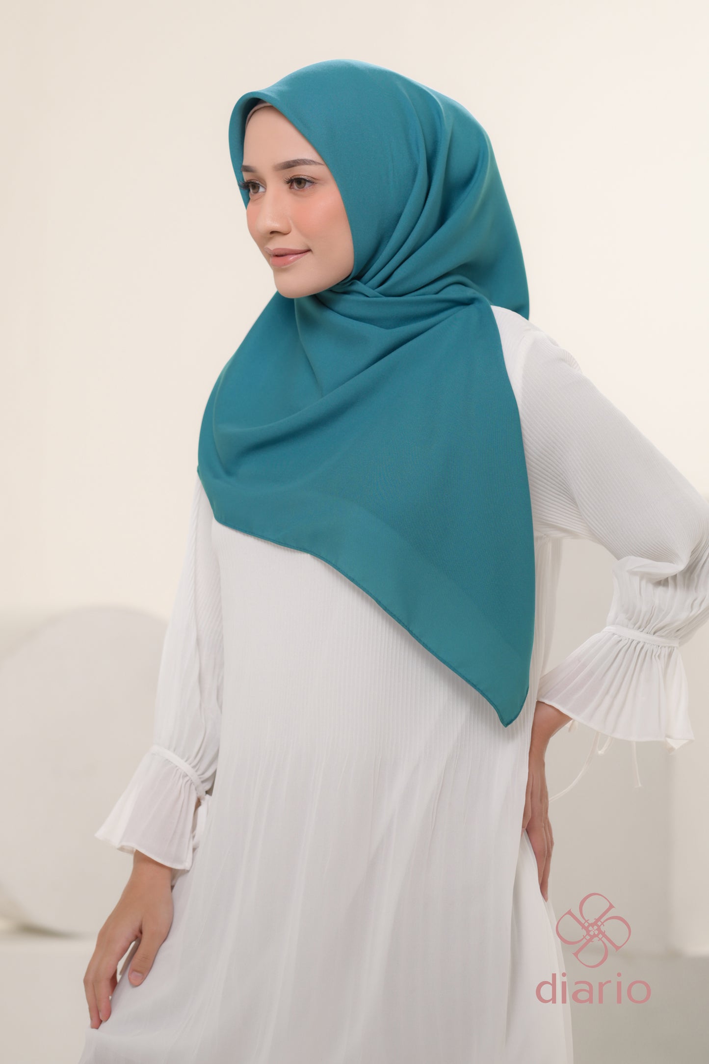 Diario - Kerudung Segi Empat Ultrafine Plain Scarf Voal Green Series