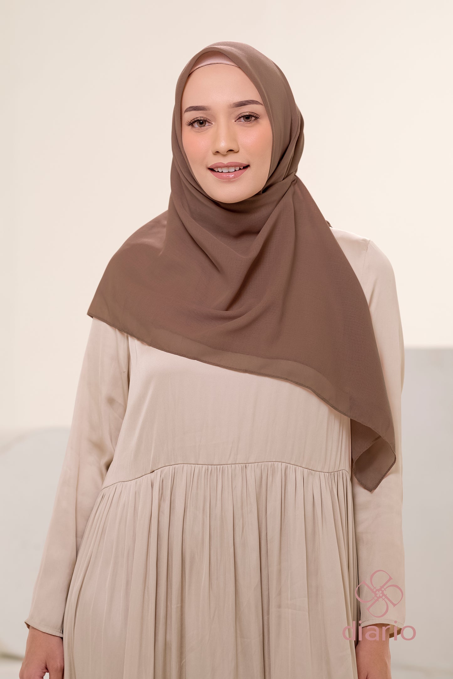 Diario - Kerudung Segi Empat Ultrafine Plain Scarf Voal Nude Series