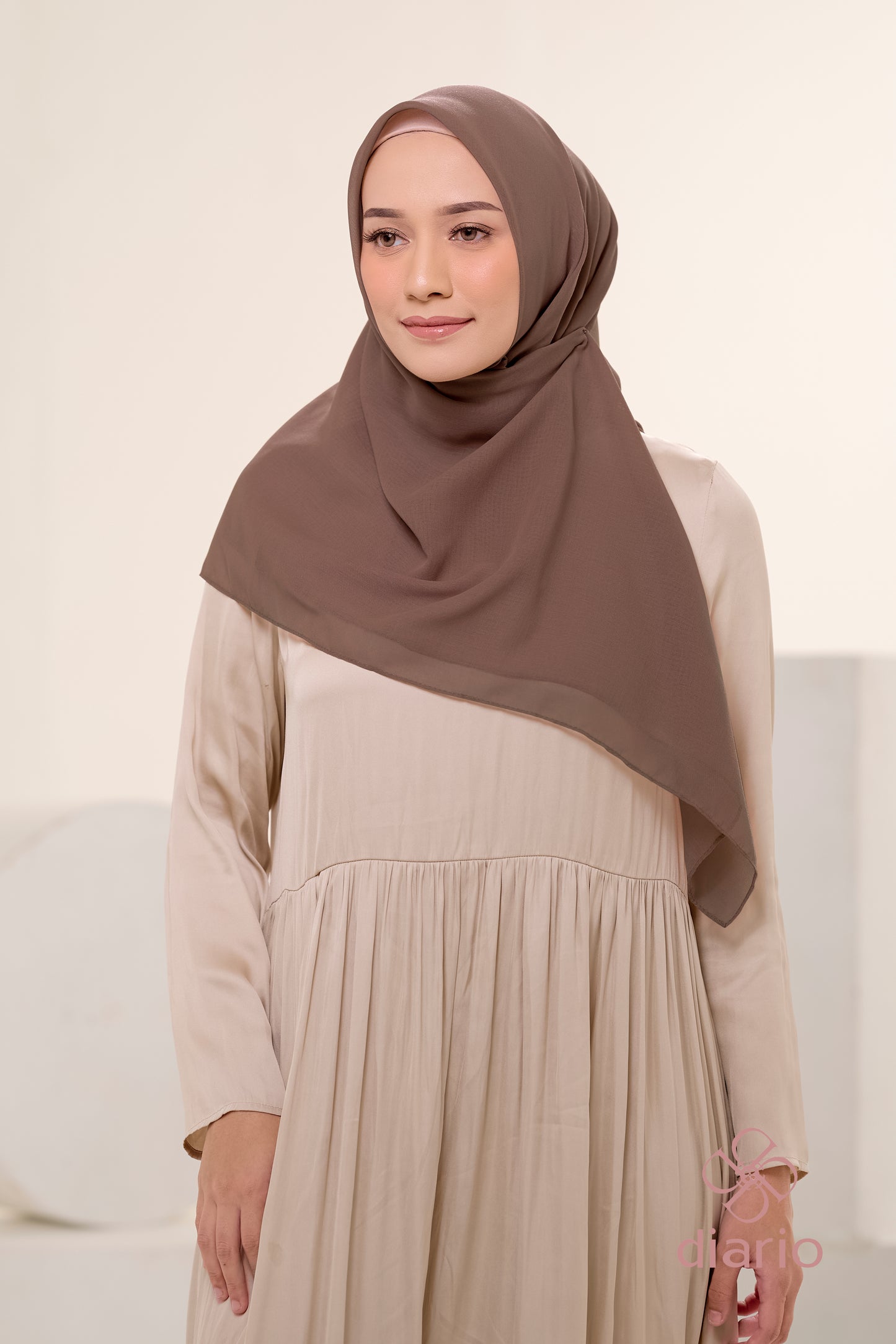 Diario - Kerudung Segi Empat Ultrafine Plain Scarf Voal Nude Series