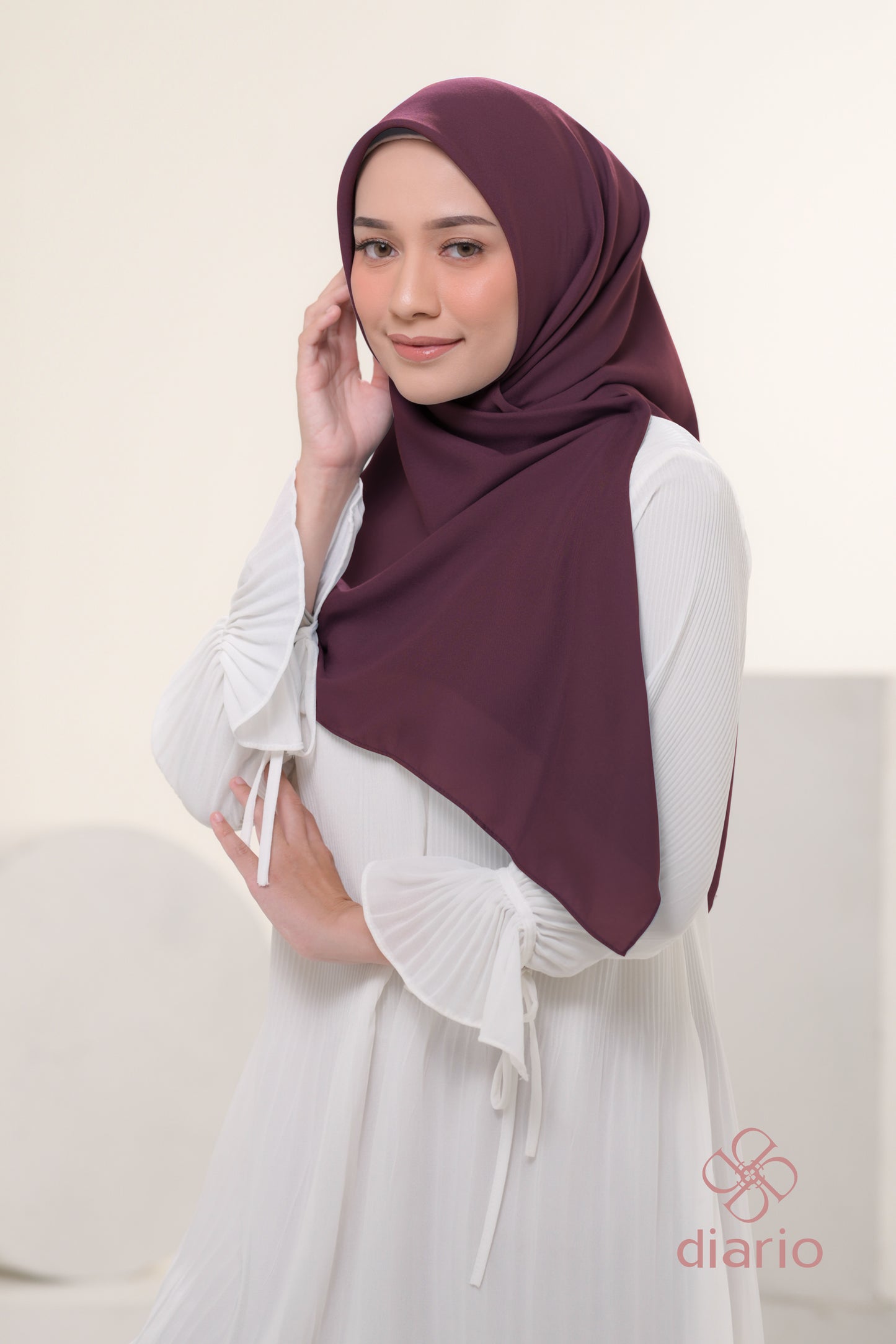 Diario - Kerudung Segi Empat Ultrafine Plain Scarf Purple Series