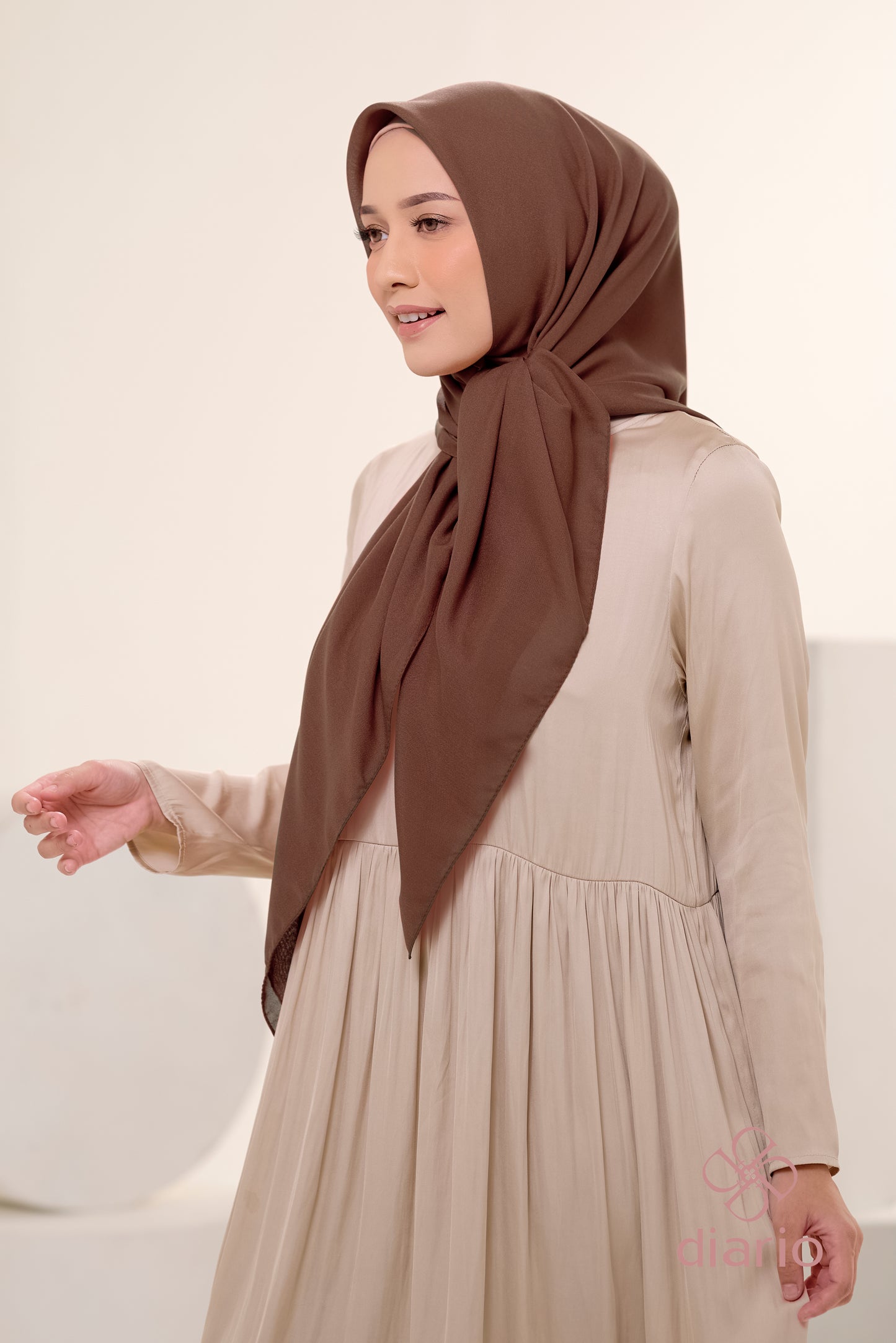 Diario - Kerudung Segi Empat Ultrafine Plain Scarf Voal Nude Series