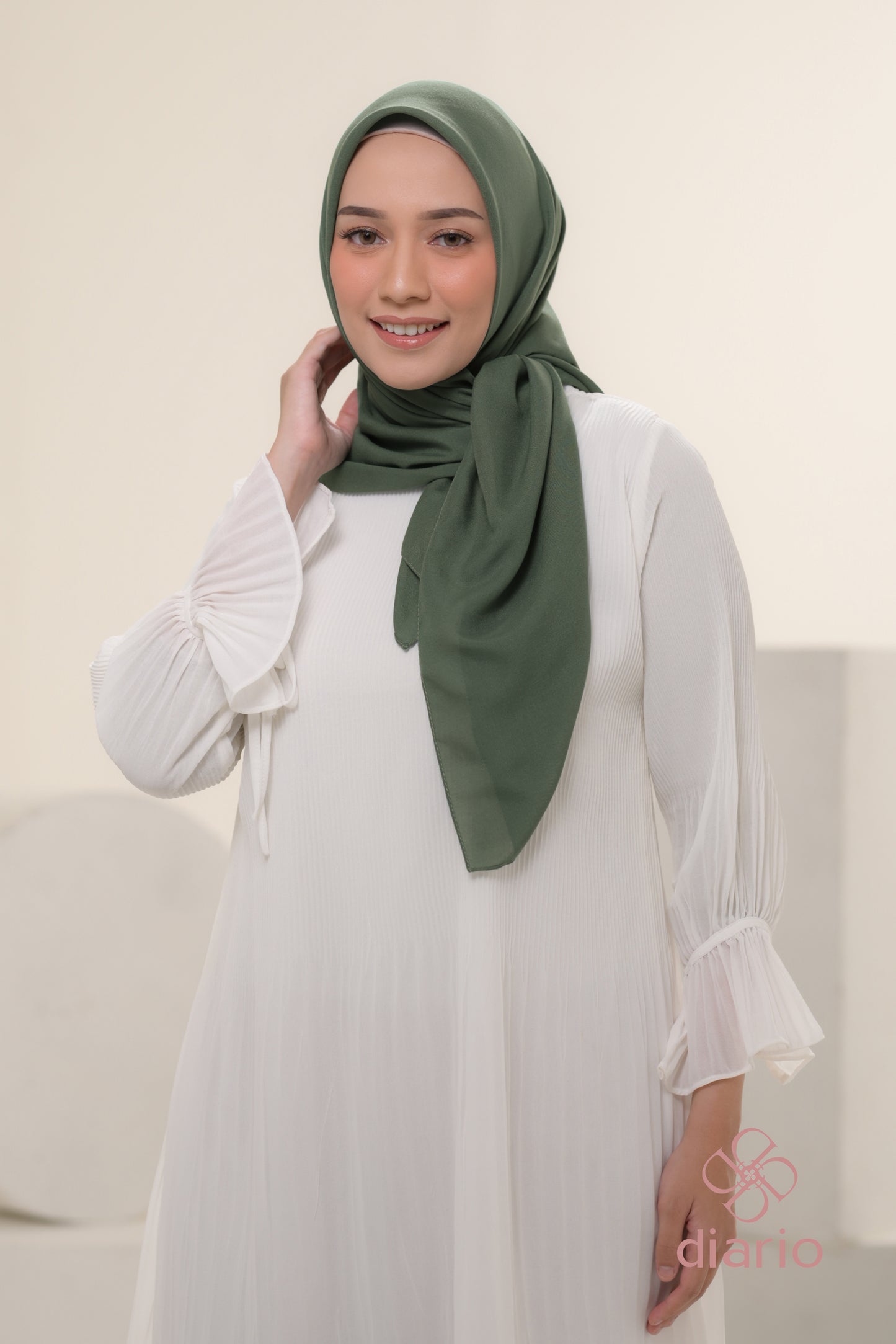 Diario - Kerudung Segi Empat Ultrafine Plain Scarf Voal Green Series
