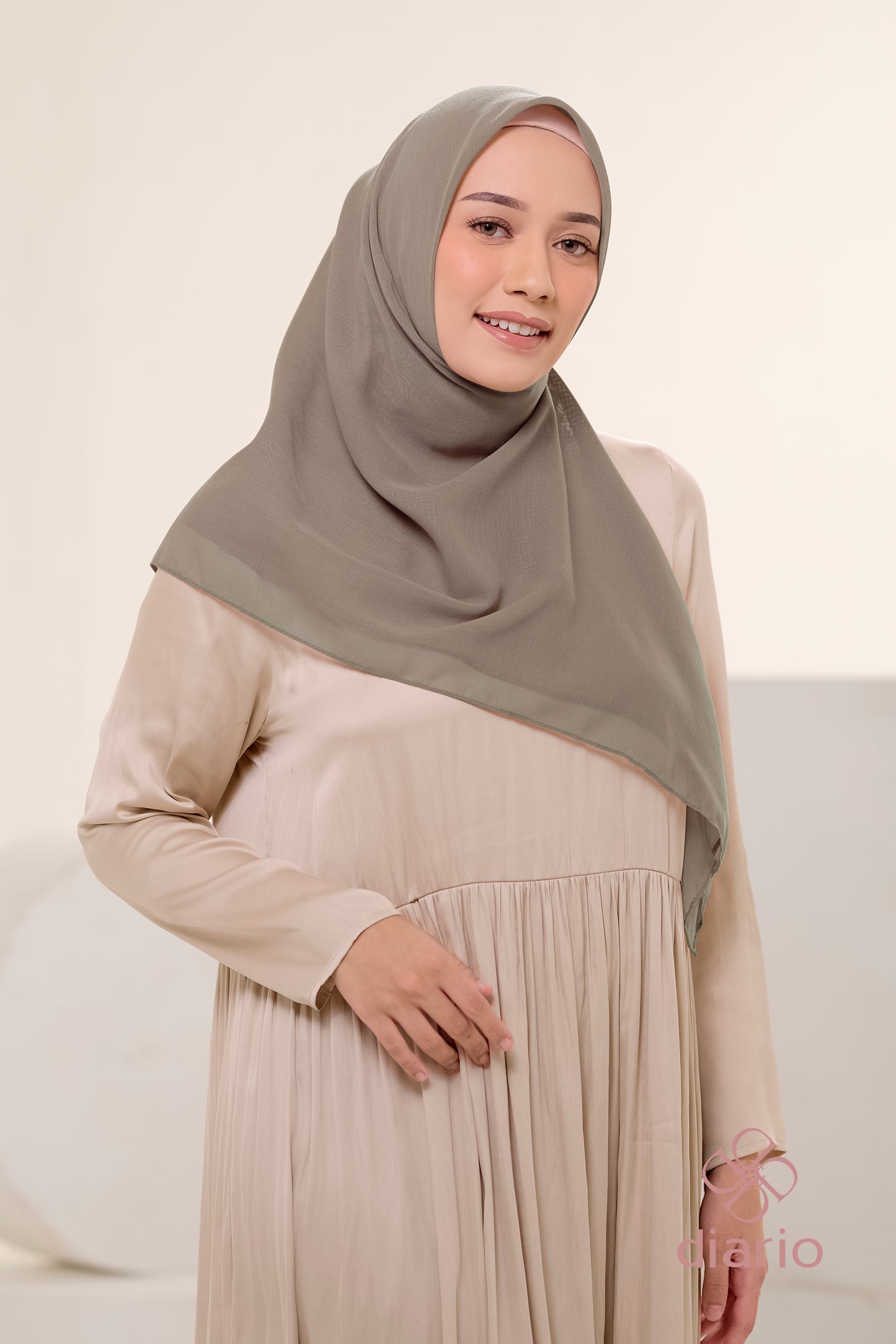 Diario - Kerudung Segi Empat Ultrafine Plain Scarf Voal Nude Series