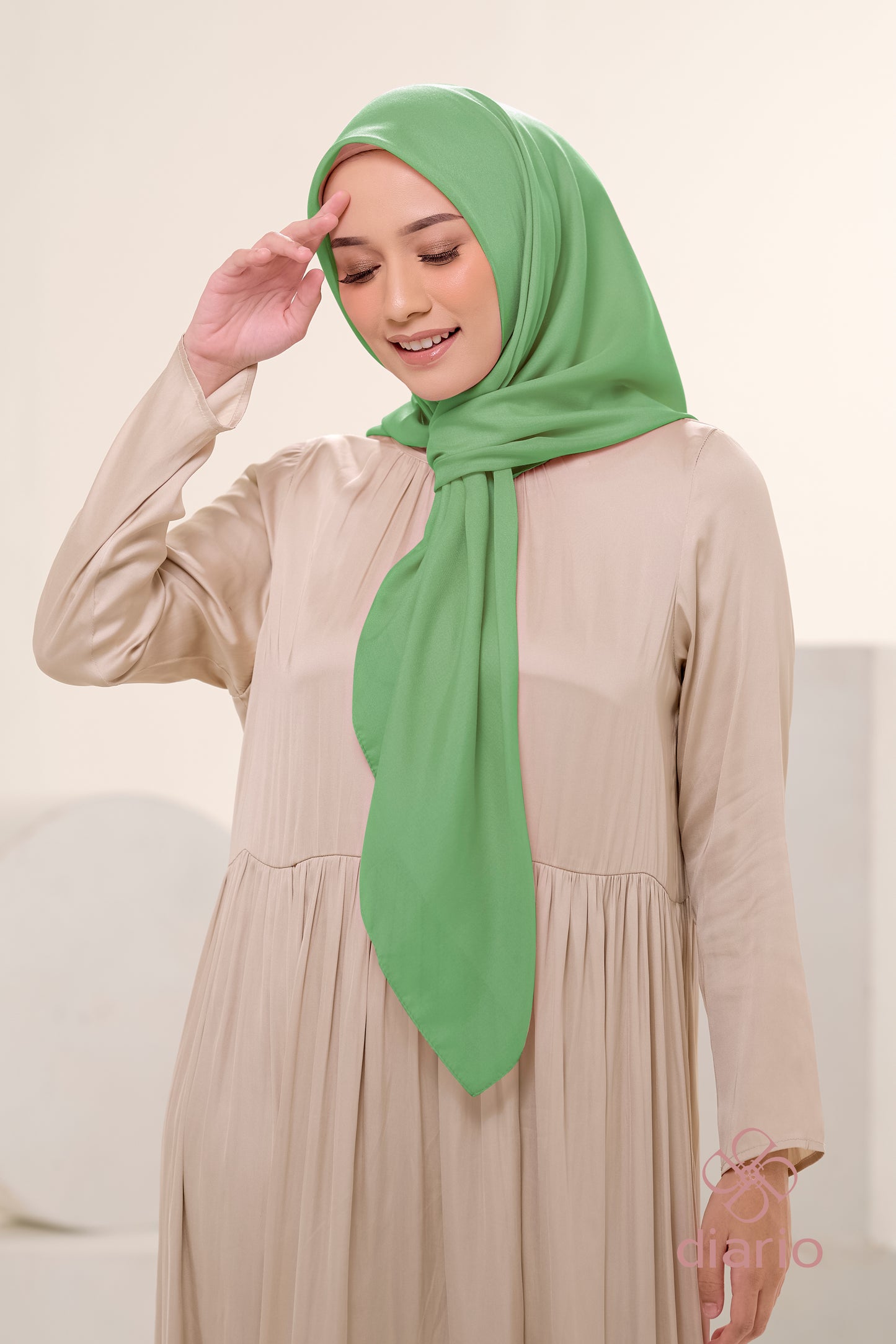 Diario - Kerudung Segi Empat Ultrafine Plain Scarf Voal Green Series