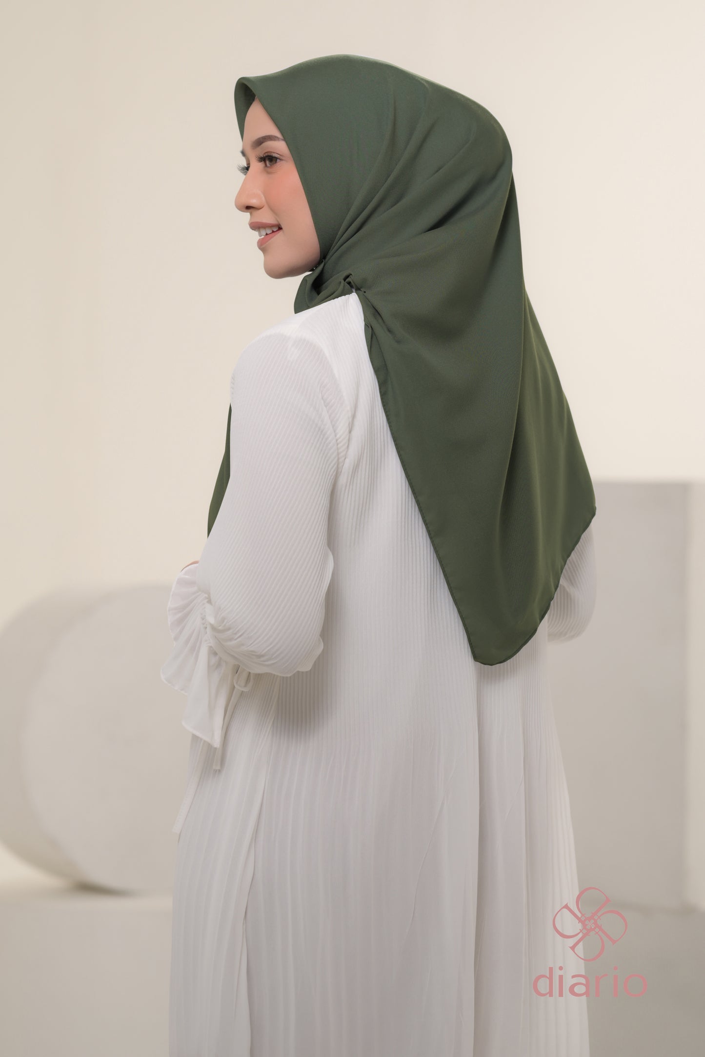 Diario - Kerudung Segi Empat Ultrafine Plain Scarf Voal Green Series