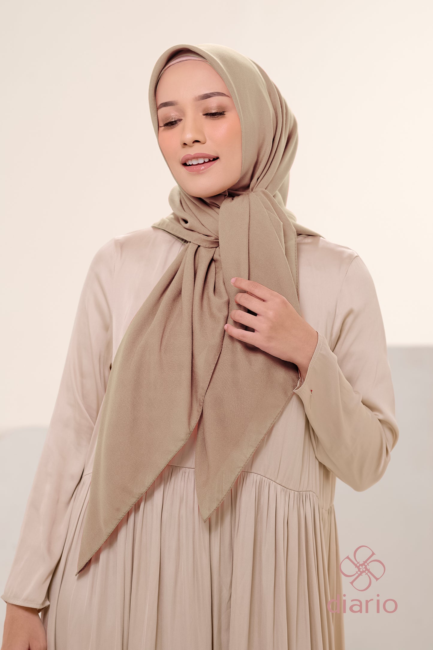 Diario - Kerudung Segi Empat Ultrafine Plain Scarf Voal Nude Series