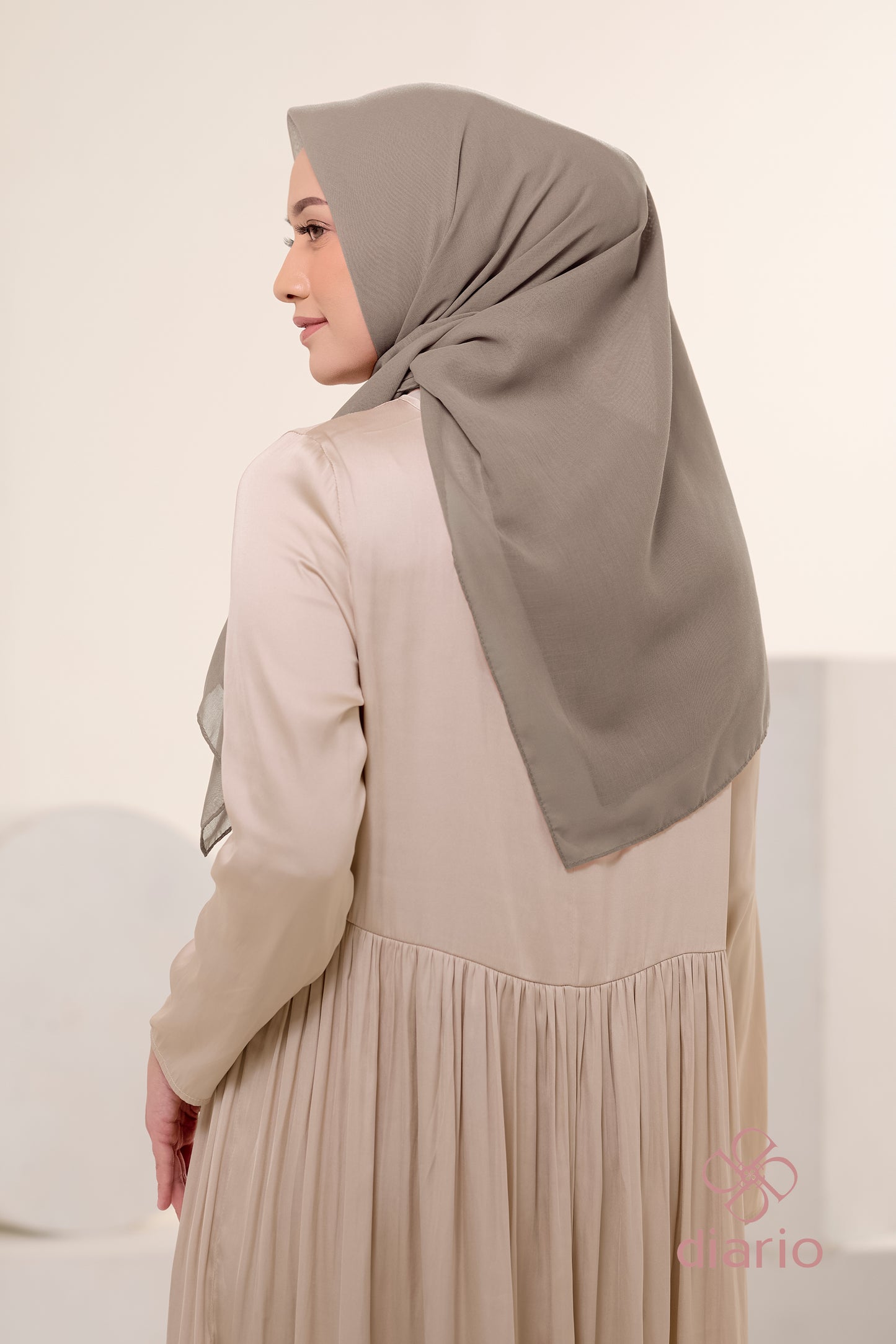 Diario - Kerudung Segi Empat Ultrafine Plain Scarf Voal Nude Series