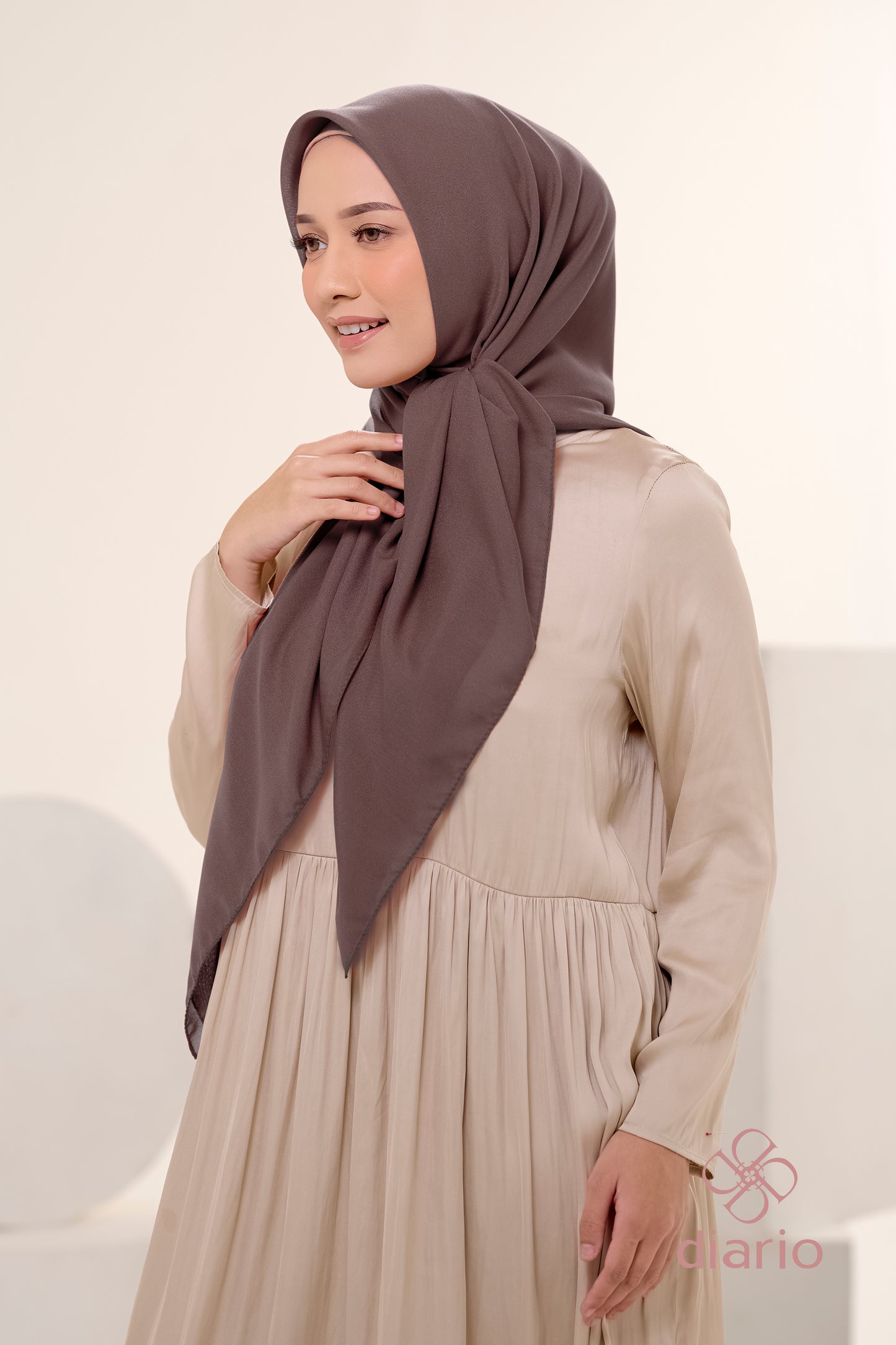 Diario - Kerudung Segi Empat Ultrafine Plain Scarf Voal Nude Series