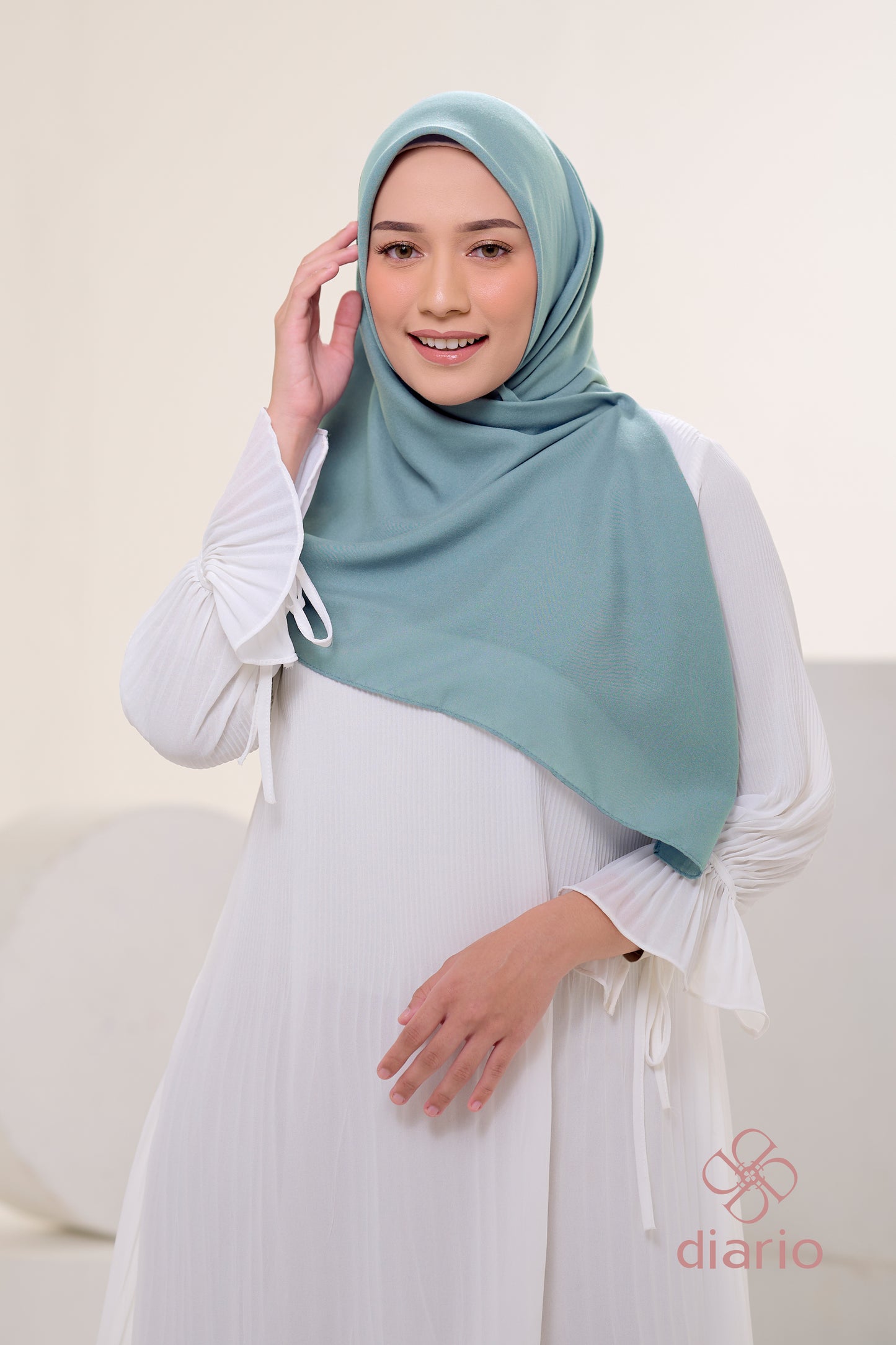 Diario - Kerudung Segi Empat Ultrafine Plain Scarf Voal Blue Series
