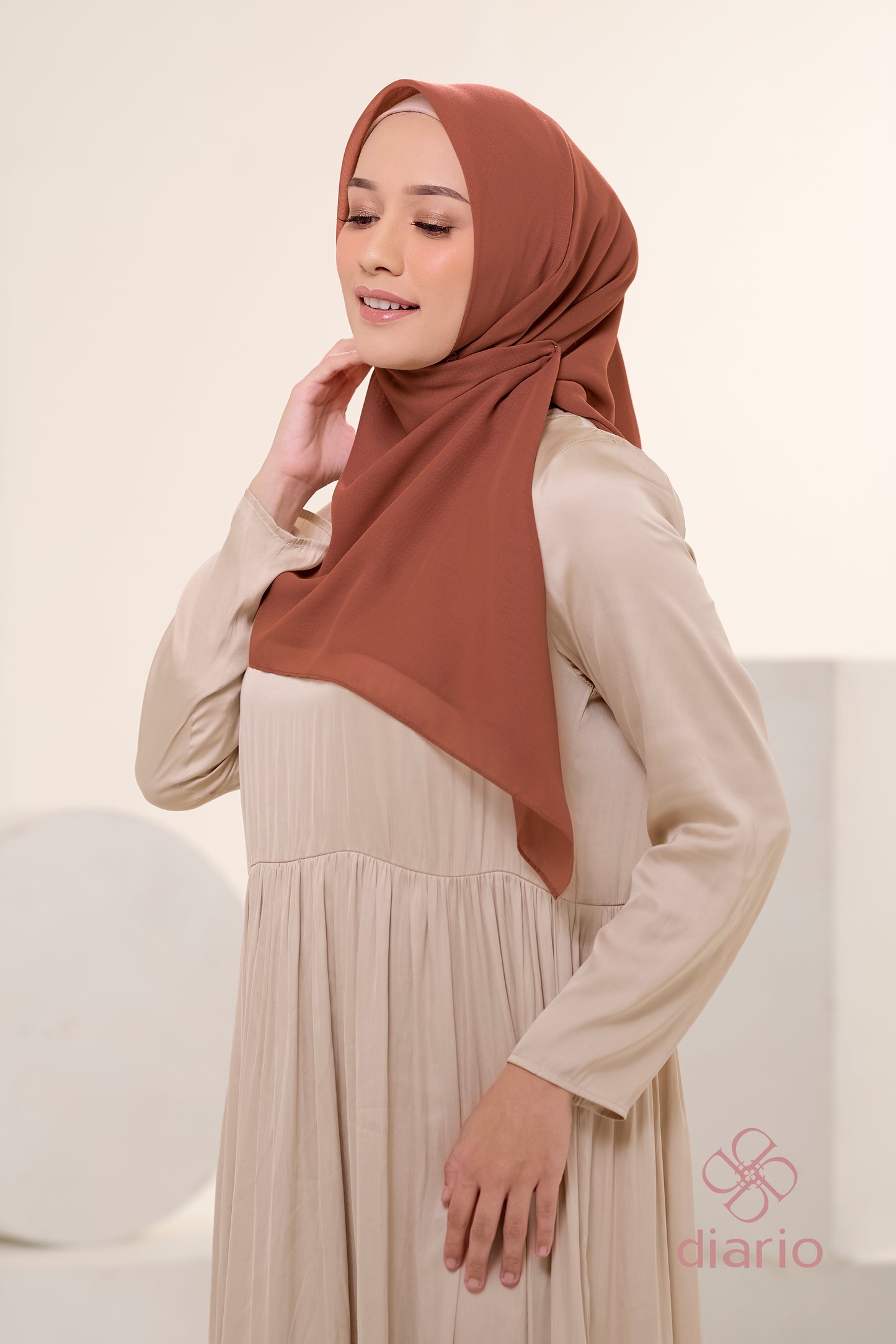 Diario - Kerudung Segi Empat Ultrafine Plain Scarf Voal Orange Series