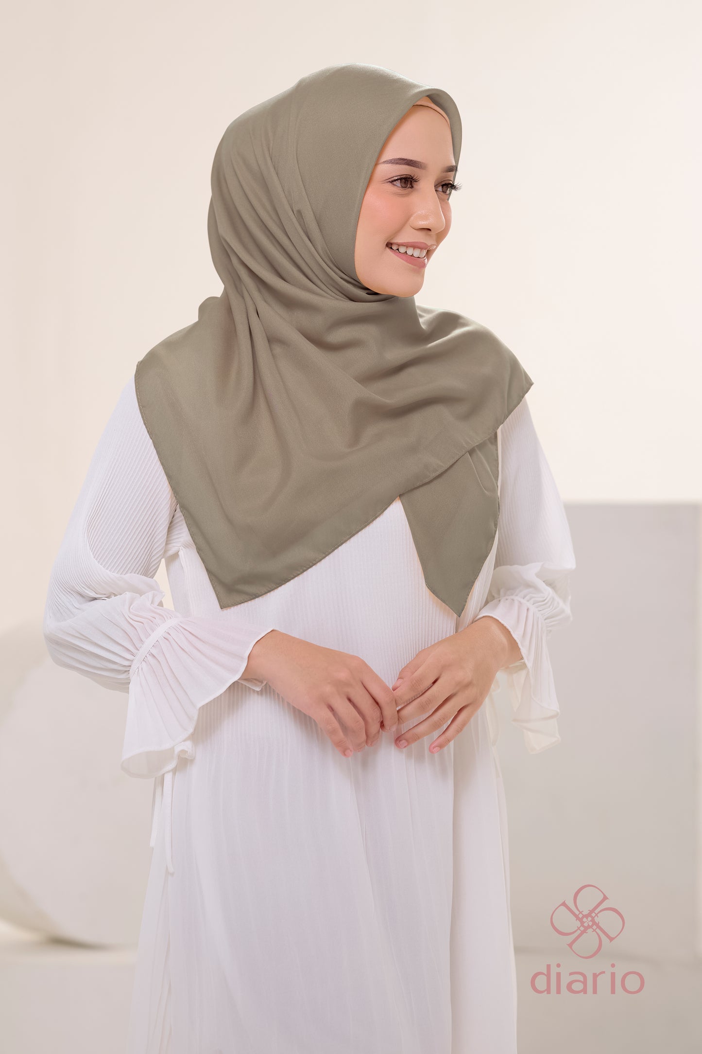 Diario - Kerudung Segi Empat Ultrafine Plain Scarf Voal Nude Series