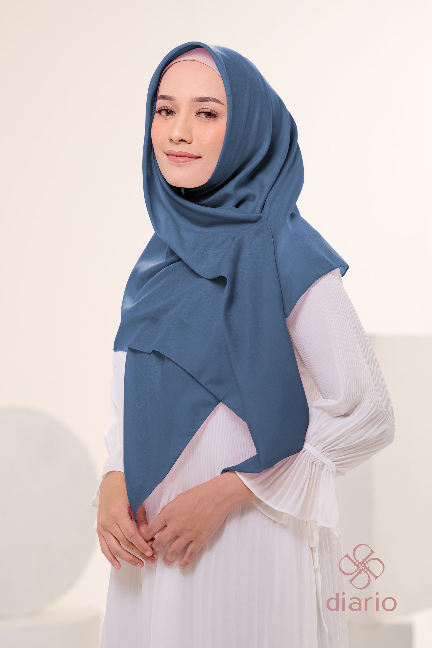 Diario - Kerudung Segi Empat Ultrafine Plain Scarf Voal Blue Series