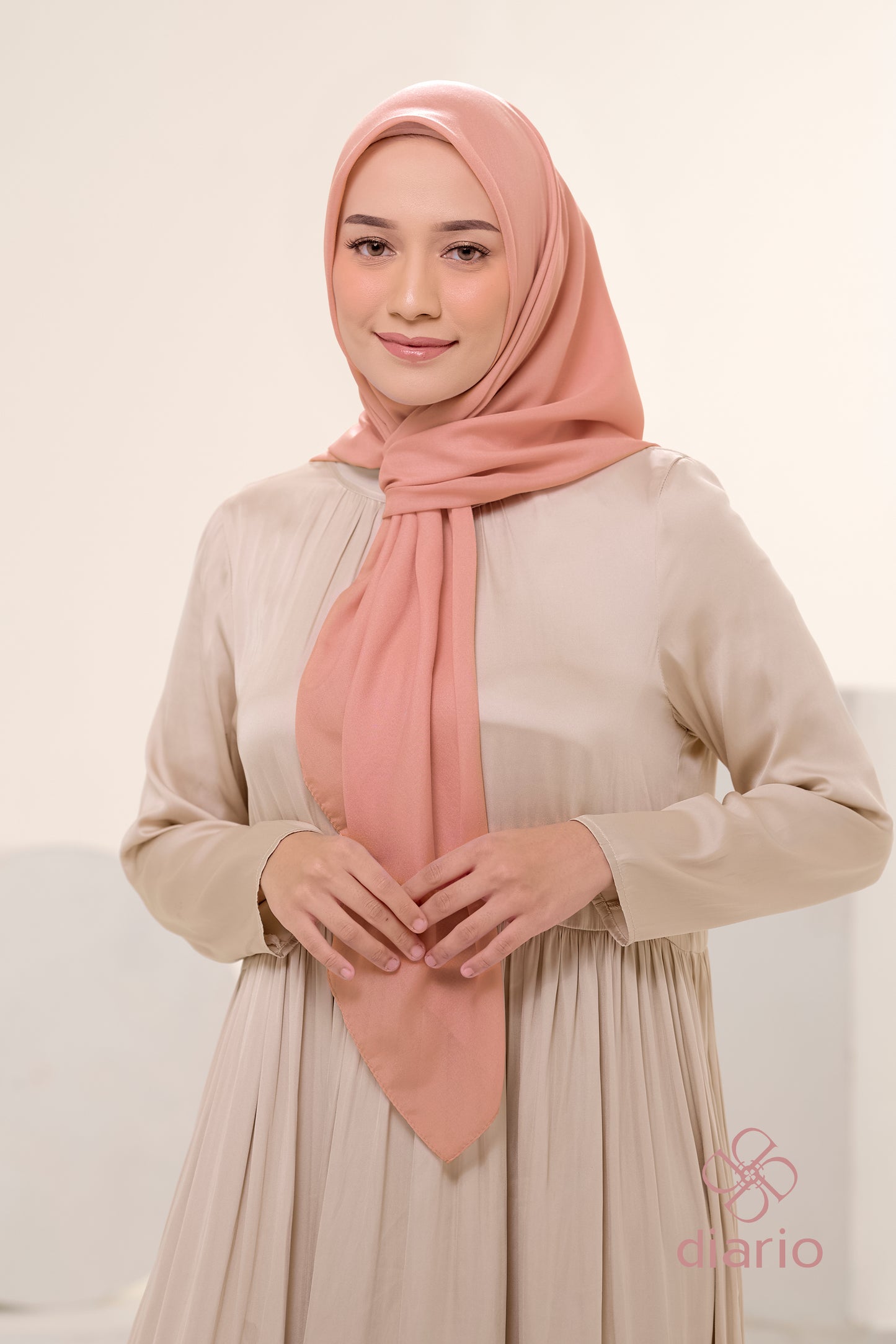 Diario - Kerudung Segi Empat Ultrafine Plain Scarf Voal Red Series
