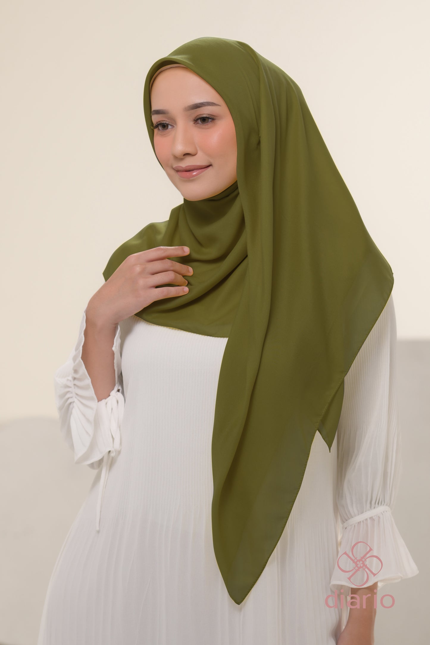 Diario - Kerudung Segi Empat Sahara Plain Scarf